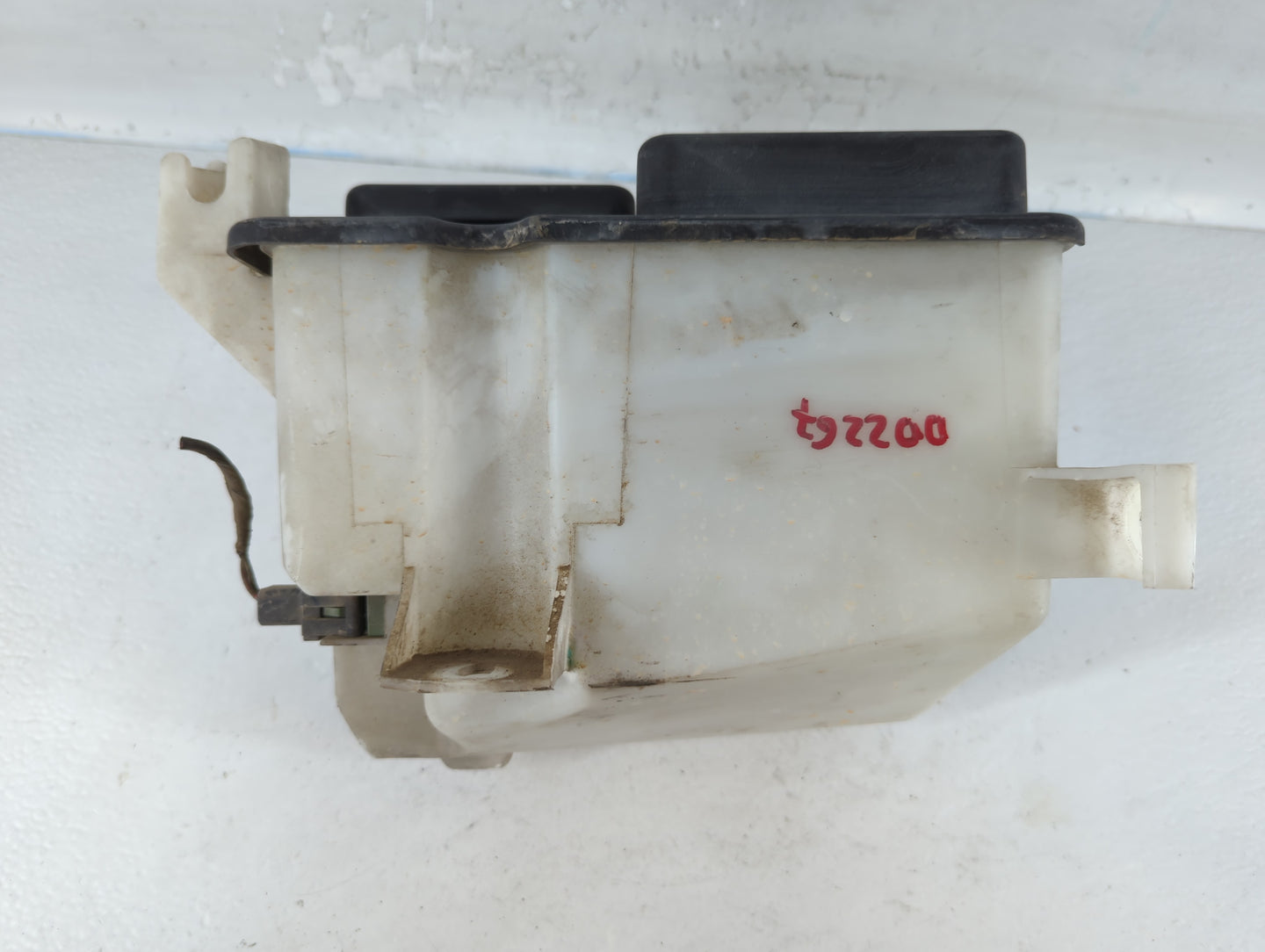 2003-2006 Ford Expedition Radiator Coolant Overflow Expansion Tank Bottle - Oemusedautoparts1.com