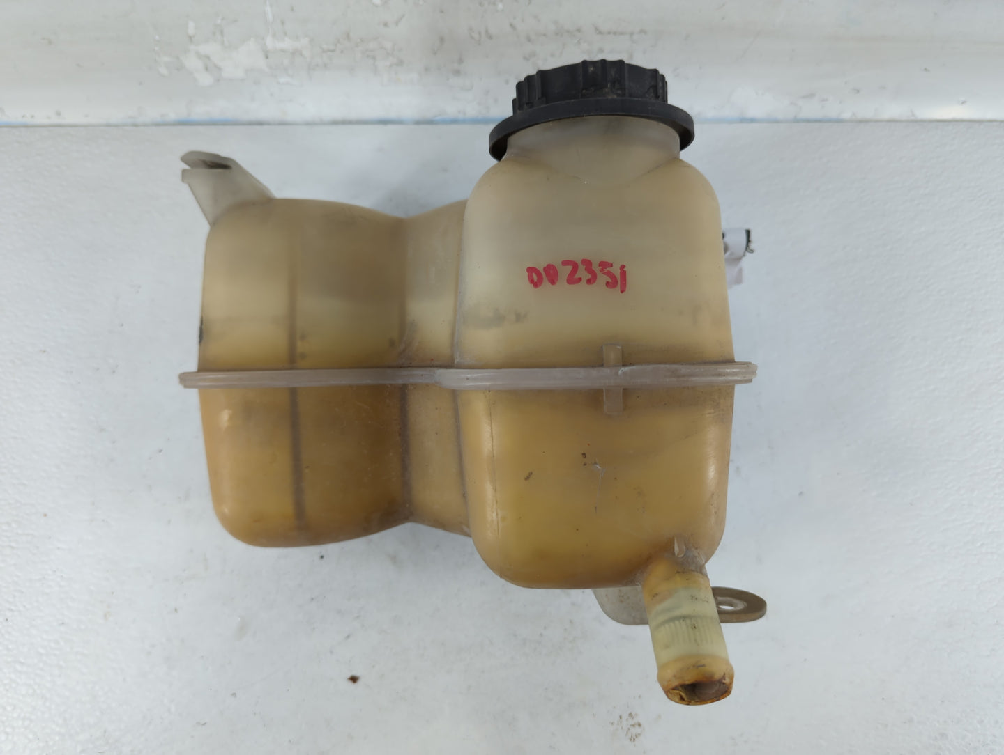 2003-2006 Ford Expedition Radiator Coolant Overflow Expansion Tank Bottle - Oemusedautoparts1.com