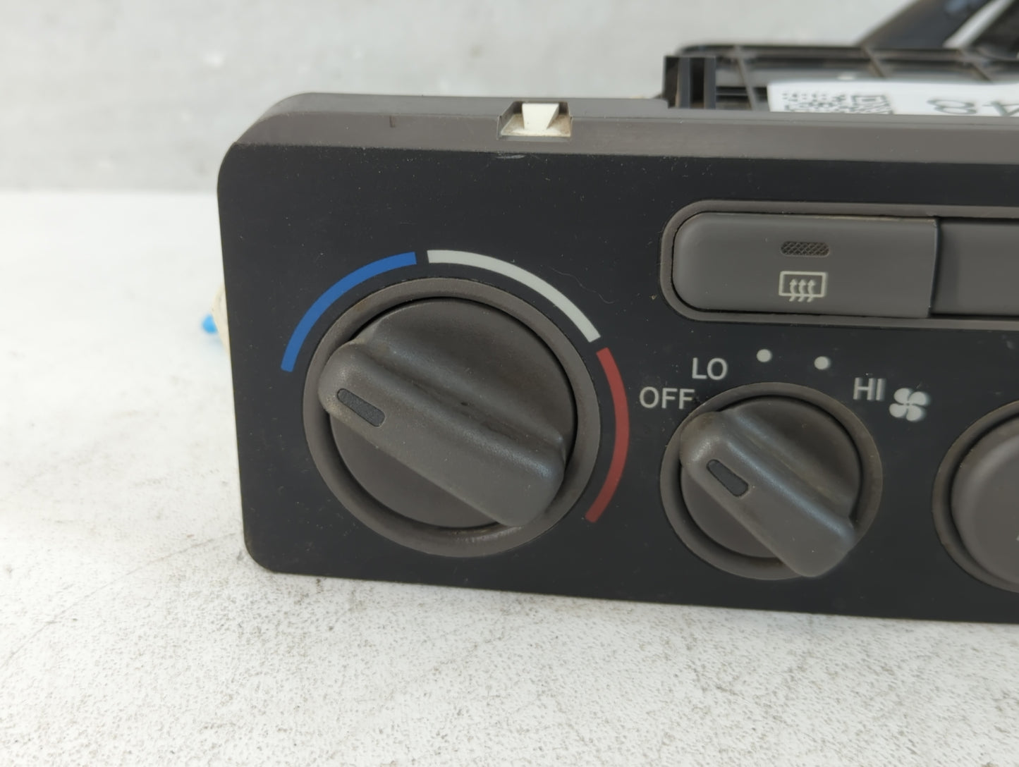 2001-2002 Toyota Corolla Climate Control Module Temperature AC/Heater Replacement P/N:5590002070 Fits Fits 2001 2002 OEM Used Auto Parts - Oemusedautoparts1.com