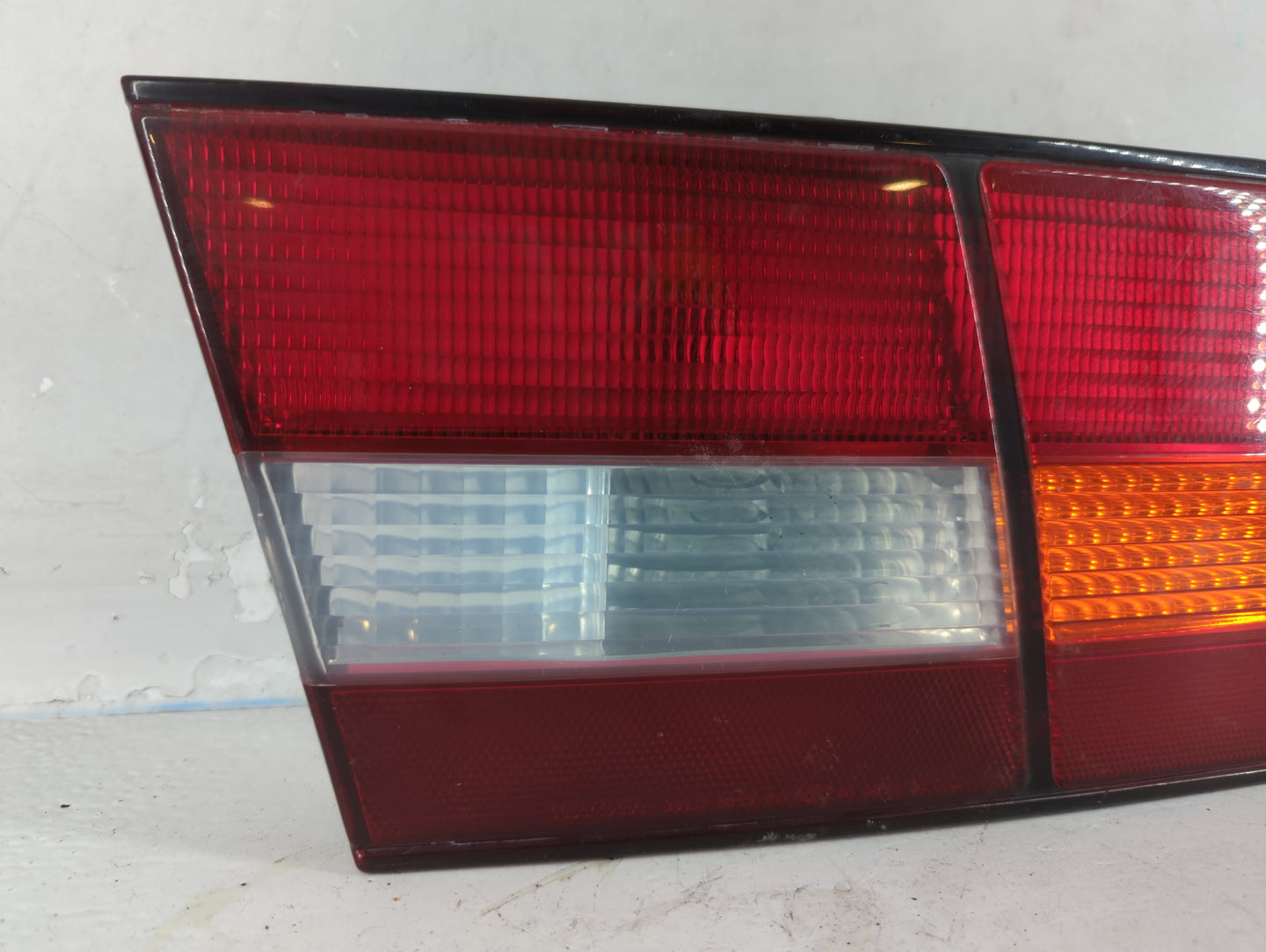 1997-1999 Lexus Es300 Tail Light Assembly Passenger Right OEM Fits Fits 1997 1998 1999 OEM Used Auto Parts - Oemusedautoparts1.com