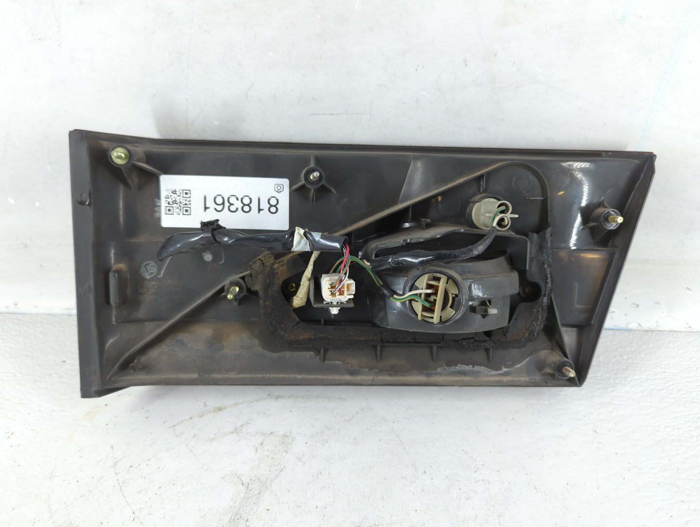 1997-1999 Lexus Es300 Tail Light Assembly Passenger Right OEM Fits Fits 1997 1998 1999 OEM Used Auto Parts - Oemusedautoparts1.com