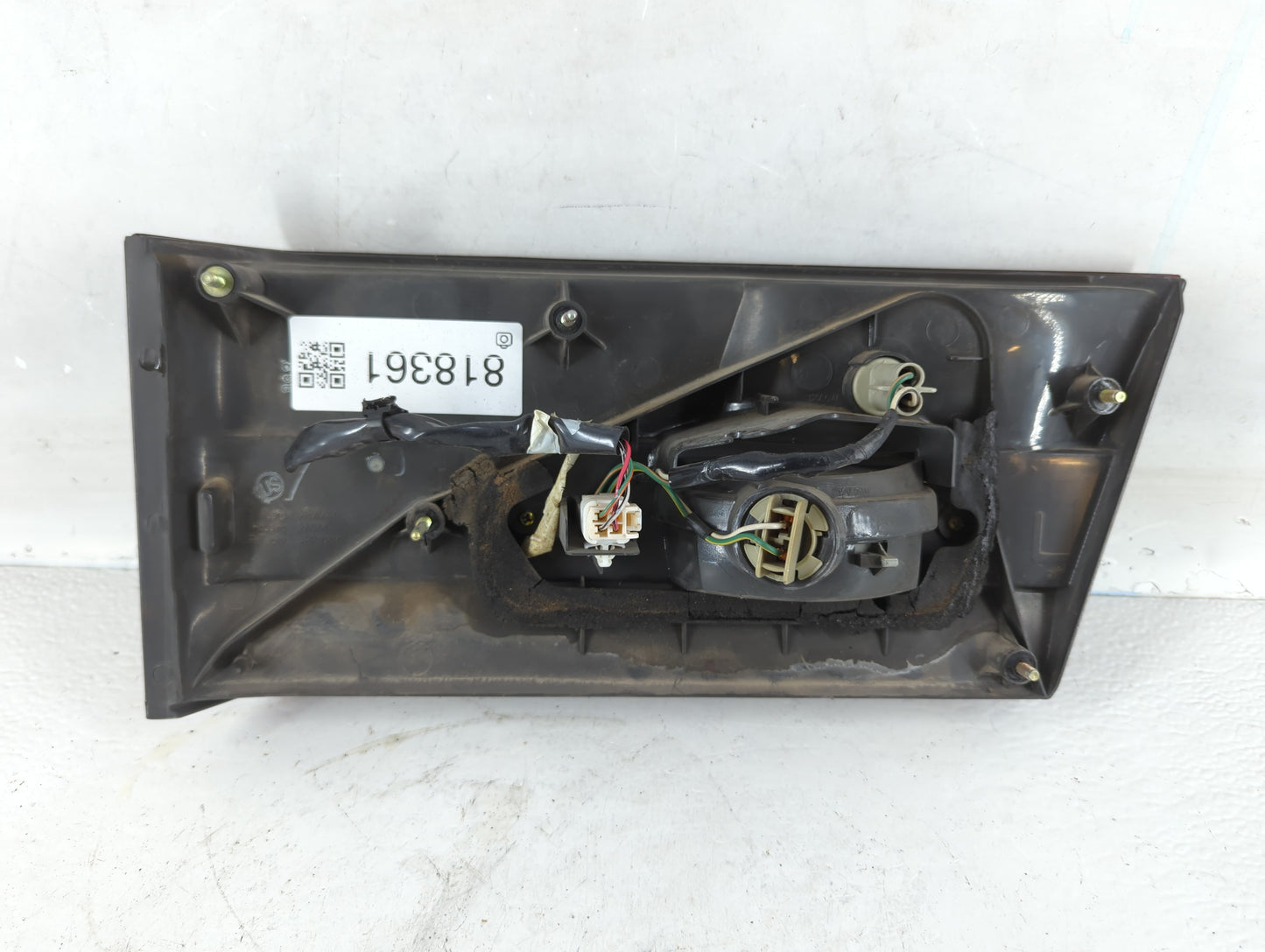 1997-1999 Lexus Es300 Tail Light Assembly Passenger Right OEM Fits Fits 1997 1998 1999 OEM Used Auto Parts - Oemusedautoparts1.com