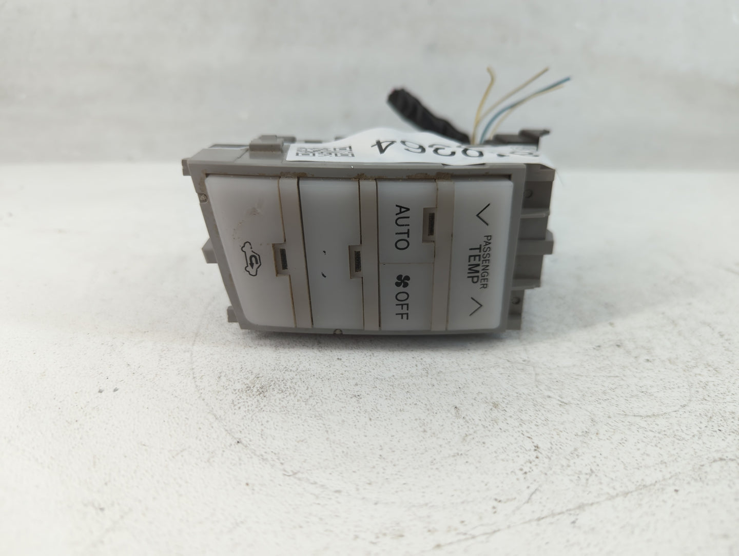 2005-2010 Toyota Avalon Climate Control Module Temperature AC/Heater Replacement P/N:55900-07160 Fits OEM Used Auto Parts - Oemusedautoparts1.com