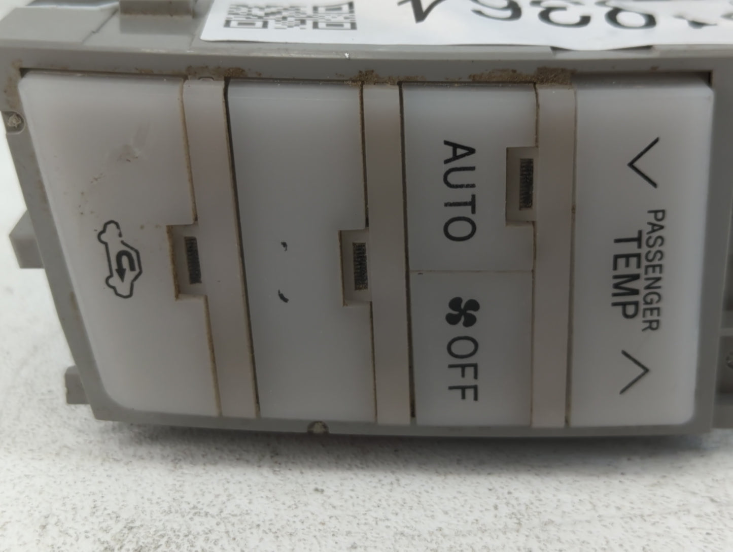 2005-2010 Toyota Avalon Climate Control Module Temperature AC/Heater Replacement P/N:55900-07160 Fits OEM Used Auto Parts - Oemusedautoparts1.com