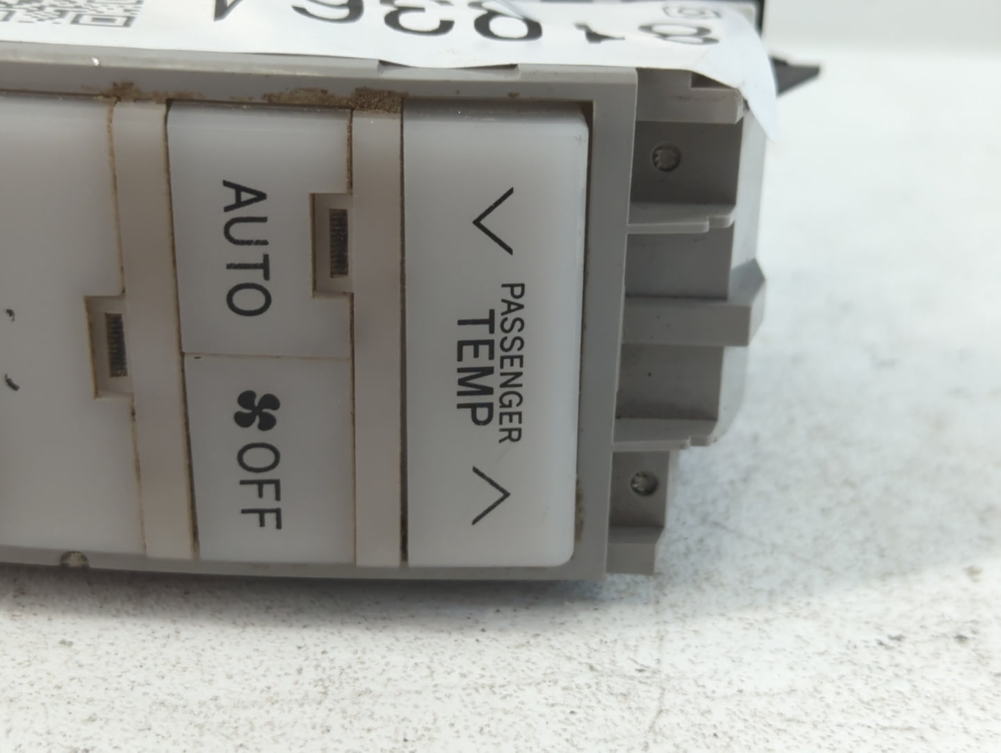 2005-2010 Toyota Avalon Climate Control Module Temperature AC/Heater Replacement P/N:55900-07160 Fits OEM Used Auto Parts - Oemusedautoparts1.com