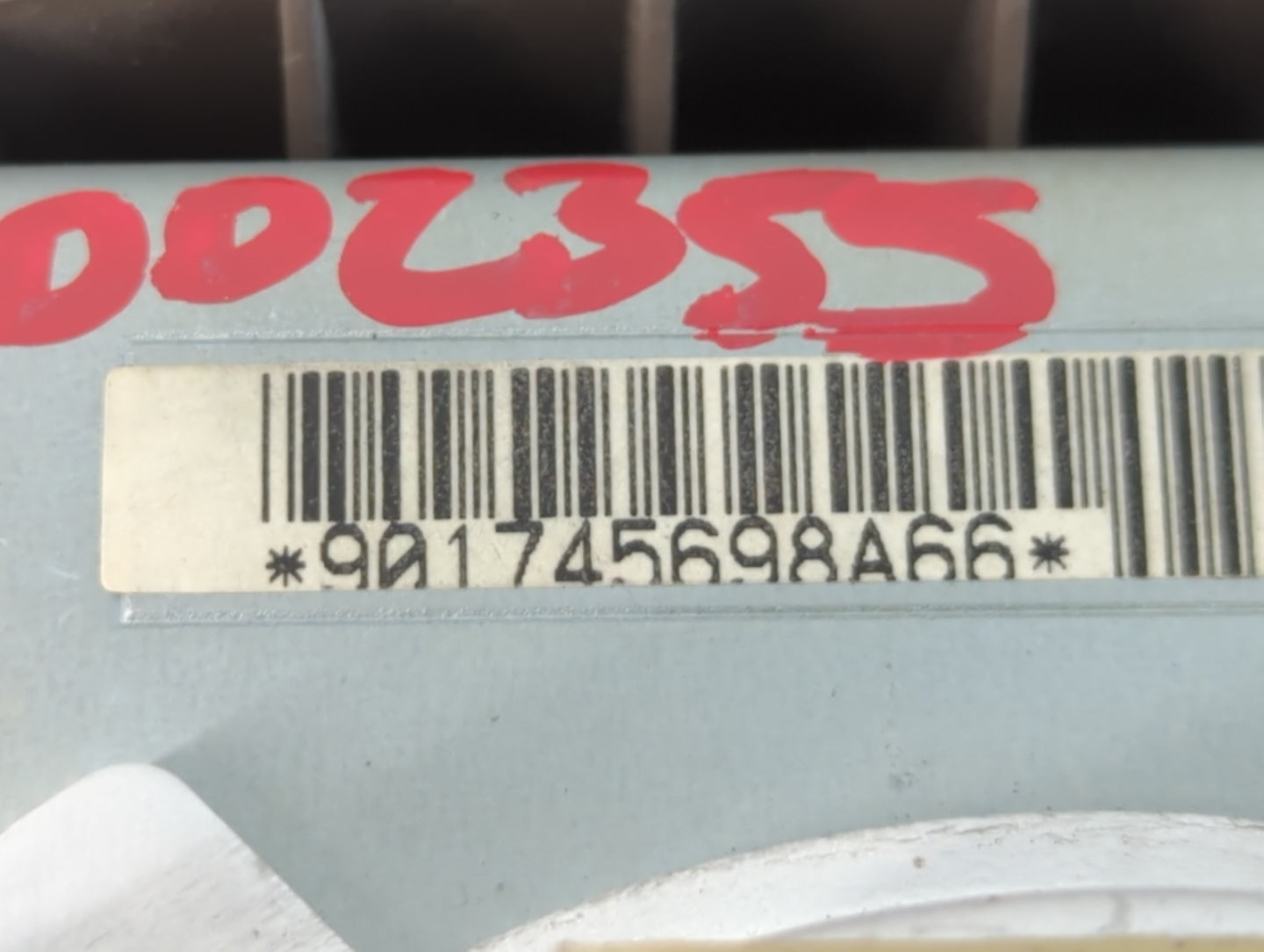 1998 Lexus Es300 Air Bag Driver Left Steering Wheel Mounted P/N:901745698A66 Fits OEM Used Auto Parts - Oemusedautoparts1.com