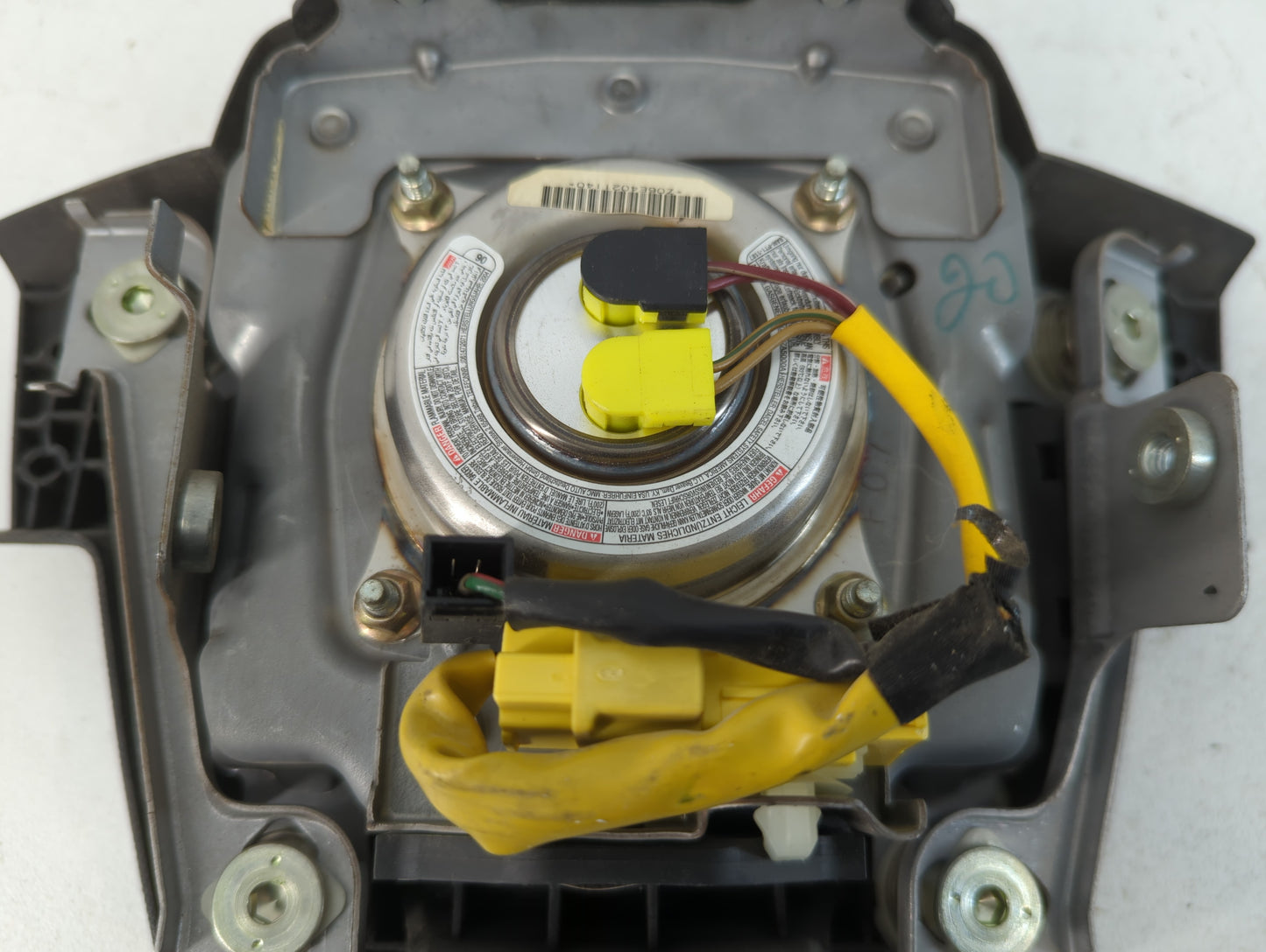 2004-2006 Mitsubishi Galant Air Bag Driver Left Steering Wheel Mounted Fits Fits 2004 2005 2006 OEM Used Auto Parts - Oemusedautoparts1.com