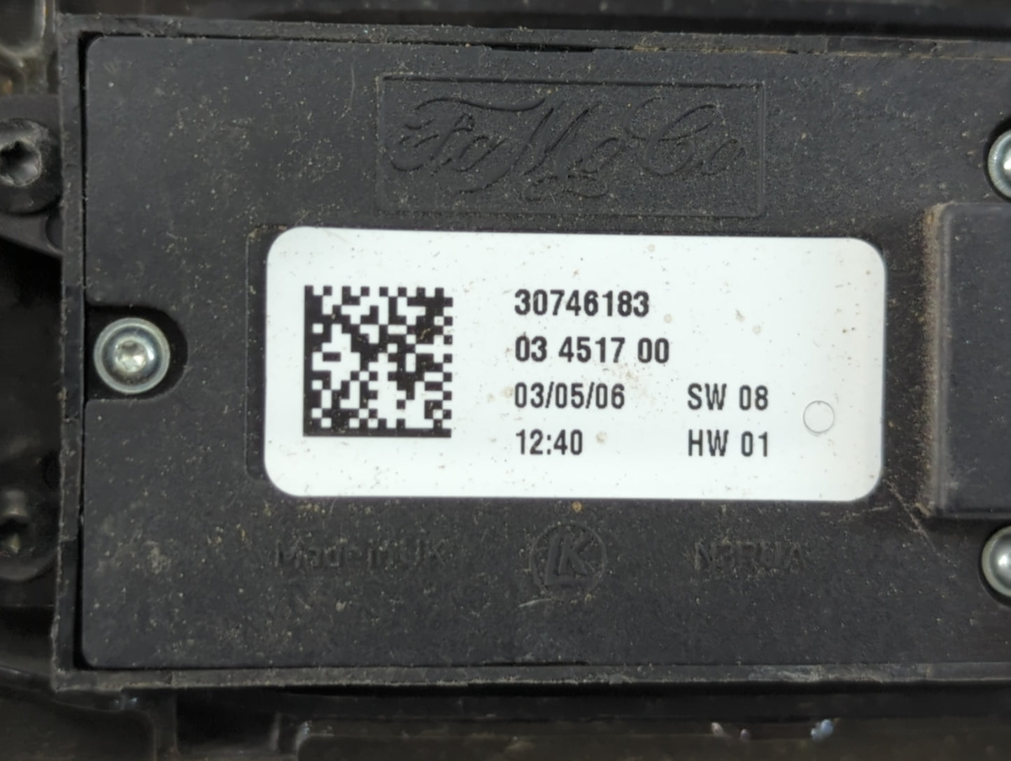 2004-2011 Volvo S40 Master Power Window Switch Replacement Driver Side Left P/N:30746183 Fits OEM Used Auto Parts - Oemusedautoparts1.com