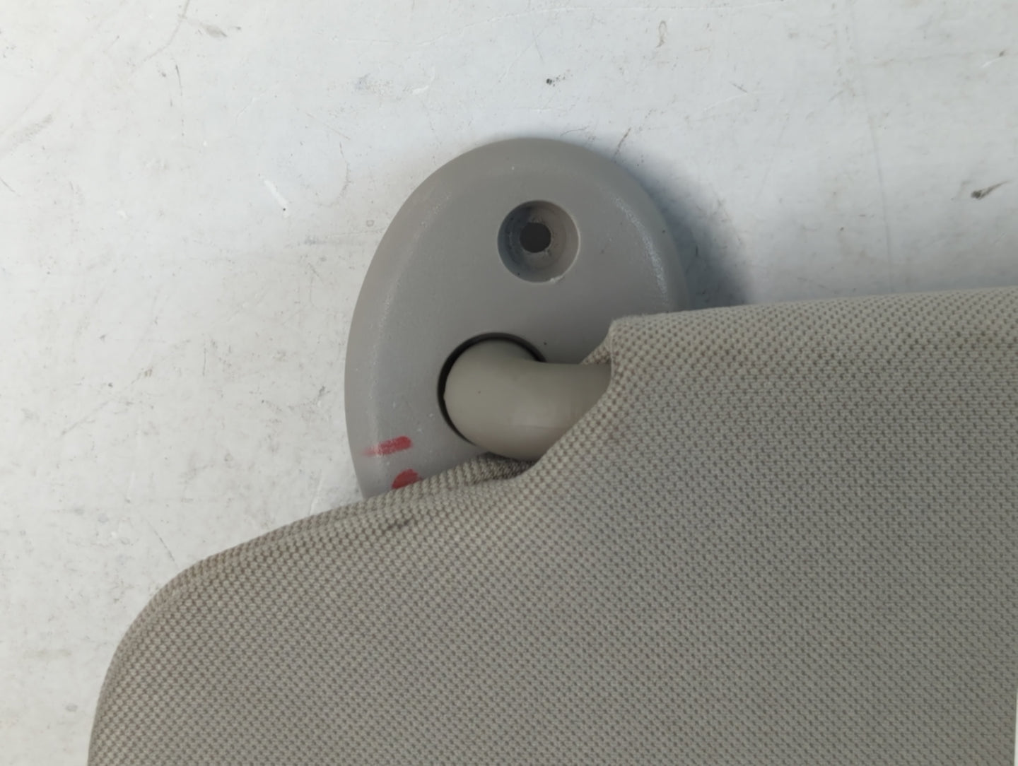 2007 Suzuki Xl-7 Sun Visor Shade Replacement Passenger Right Mirror Fits OEM Used Auto Parts - Oemusedautoparts1.com