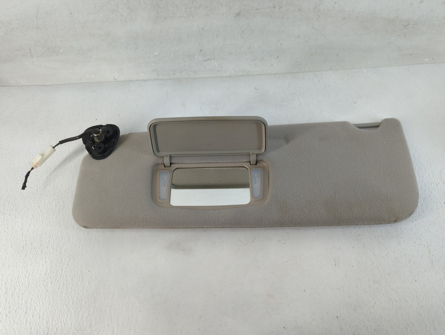 2005-2010 Toyota Sienna Sun Visor Shade Replacement Passenger Right Mirror Fits Fits 2005 2006 2007 2008 2009 2010 OEM Used Auto Parts