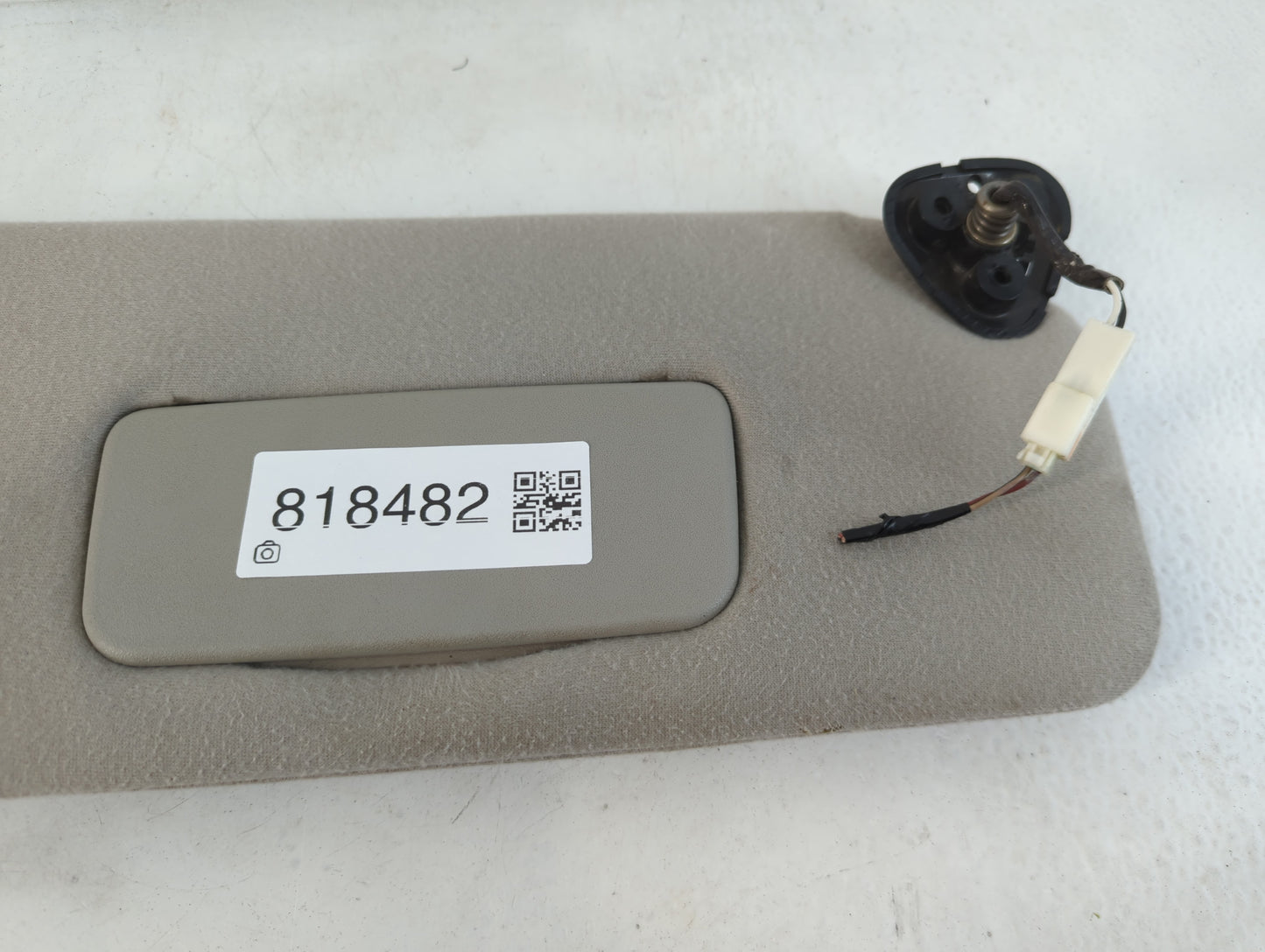 2005-2010 Toyota Sienna Sun Visor Shade Replacement Passenger Right Mirror Fits Fits 2005 2006 2007 2008 2009 2010 OEM Used Auto Parts - Oemusedautoparts1.com