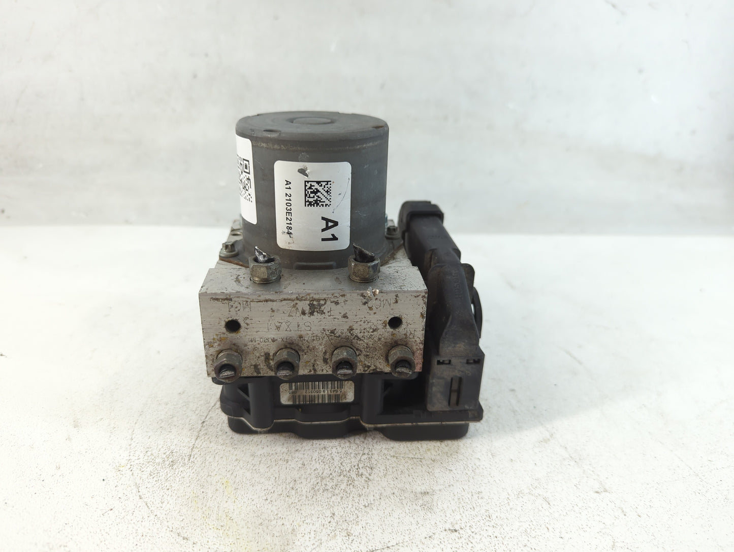 2010-2013 Acura Mdx ABS Pump Control Module Replacement Fits Fits 2010 2011 2012 2013 OEM Used Auto Parts - Oemusedautoparts1.com