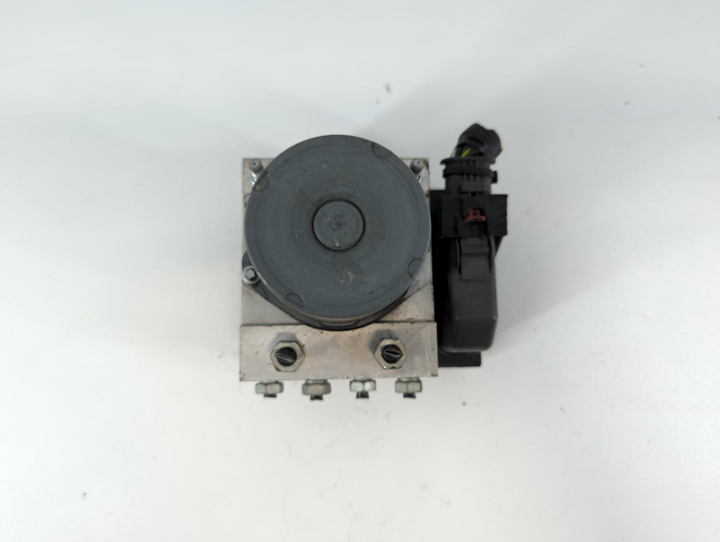 2012-2017 Buick Enclave ABS Pump Control Module Replacement P/N:22912779 Fits Fits 2012 2013 2014 2015 2016 2017 OEM Used Auto Parts - Oemusedautoparts1.com
