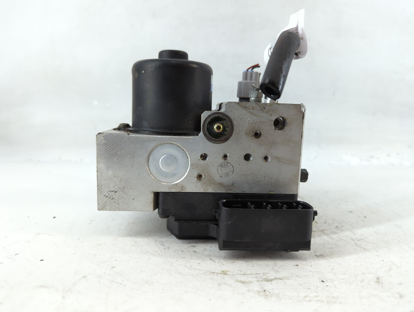 2001-2004 Lexus Ls430 ABS Pump Control Module Replacement P/N:44540-50020 Fits Fits 2001 2002 2003 2004 OEM Used Auto Parts - Oemusedautoparts1.com