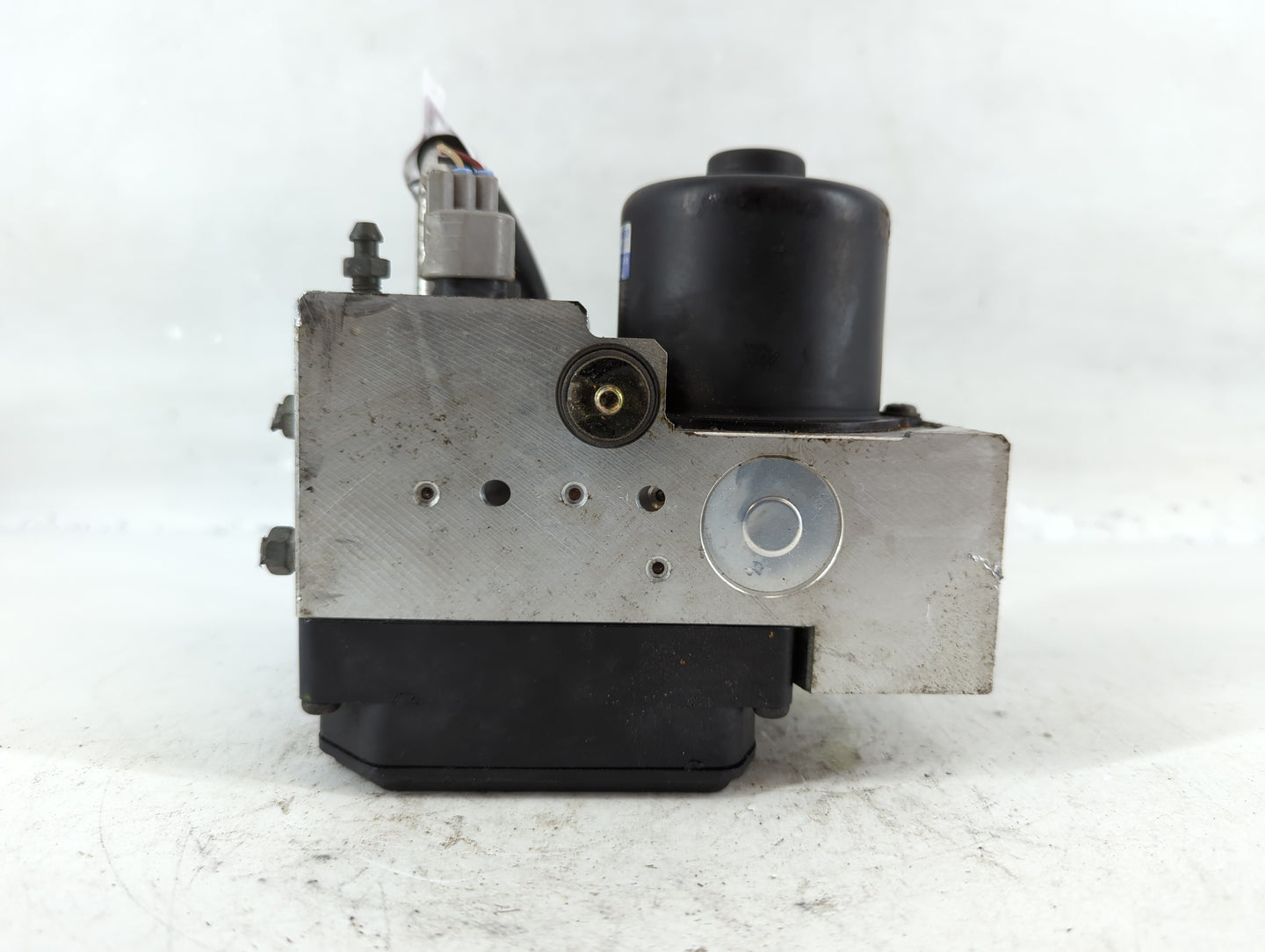 2001-2004 Lexus Ls430 ABS Pump Control Module Replacement P/N:44540-50020 Fits Fits 2001 2002 2003 2004 OEM Used Auto Parts - Oemusedautoparts1.com