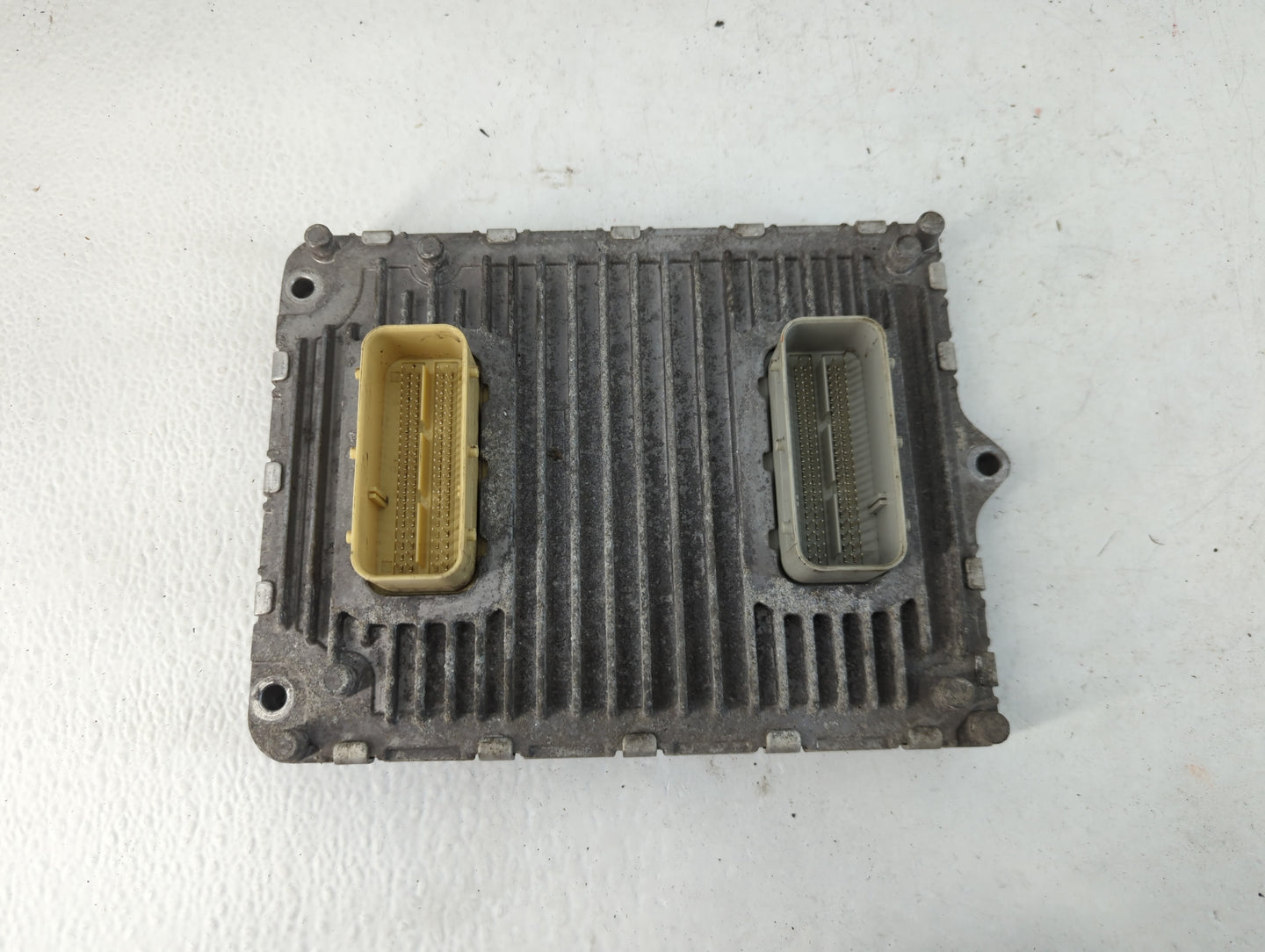 2017 Dodge Caravan PCM Engine Control Computer ECU ECM PCU OEM P/N:P68330233AC Fits Fits 2016 2018 2019 2020 OEM Used Auto Parts - Oemusedautoparts1.com