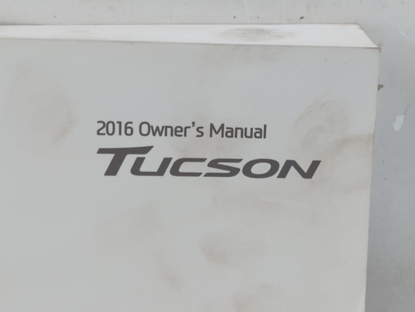 2016 Hyundai Tucson Owners Manual Book Guide P/N:GD30-EU64M OEM Used Auto Parts - Oemusedautoparts1.com