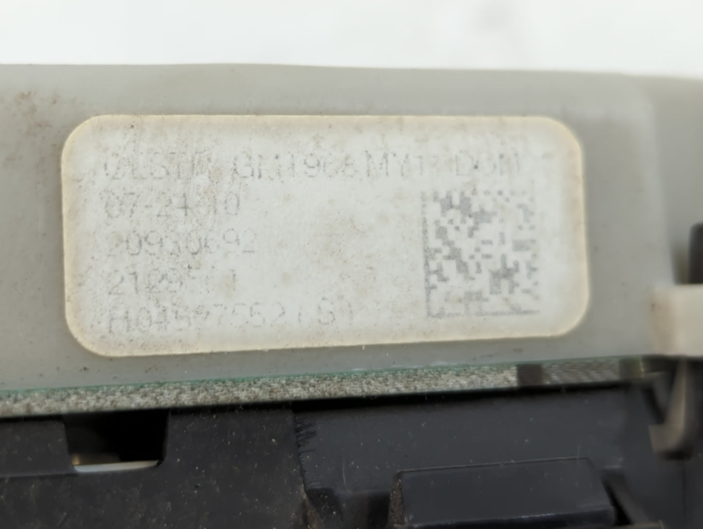 2011-2012 Gmc Acadia Instrument Cluster Speedometer Gauges P/N:22763016 2218043 Fits Fits 2011 2012 OEM Used Auto Parts - Oemusedautoparts1.com