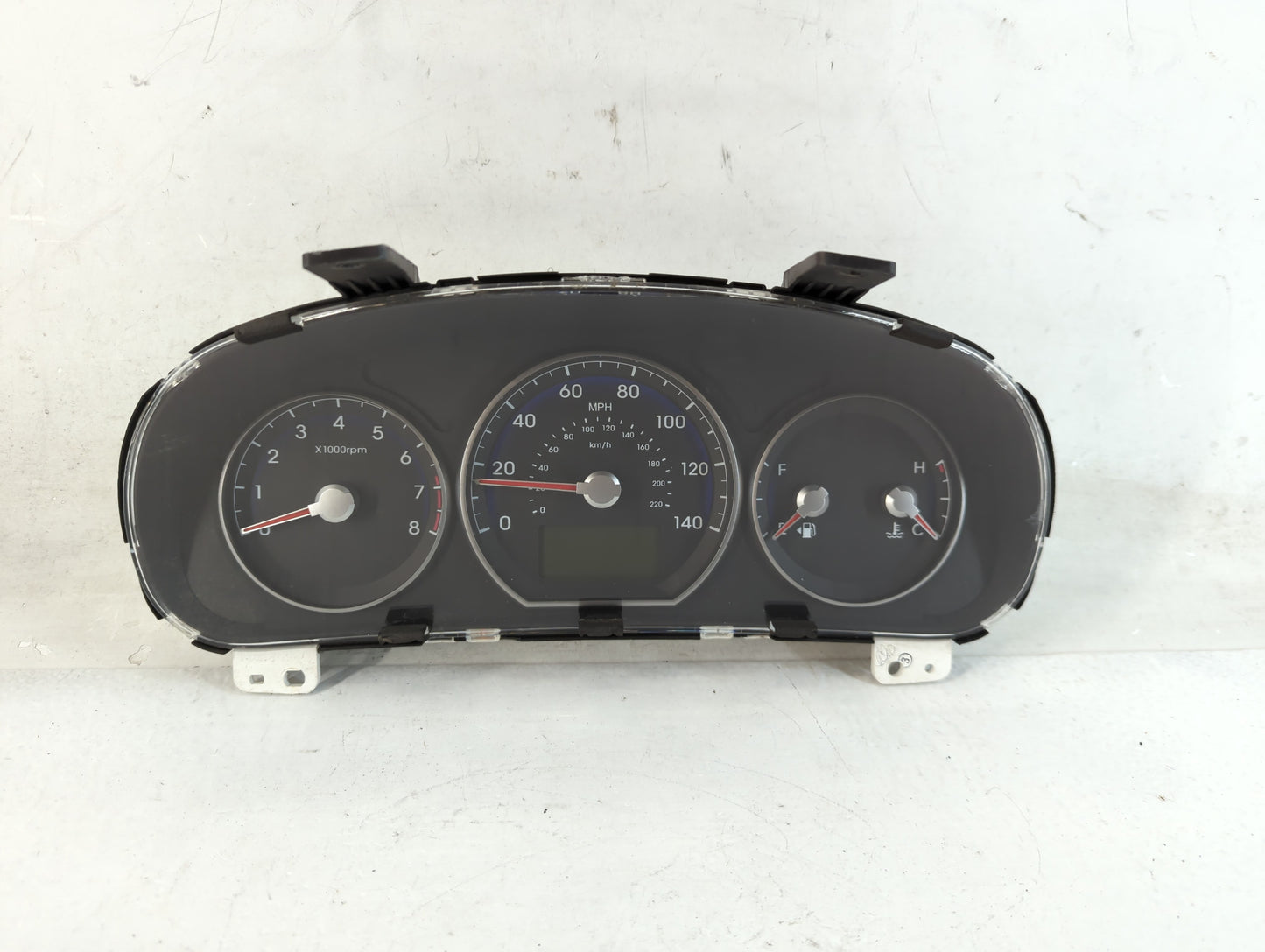 2010-2012 Hyundai Santa Fe Instrument Cluster Speedometer Gauges P/N:94011-0W130 Fits Fits 2010 2011 2012 OEM Used Auto Parts - Oemusedautoparts1.com