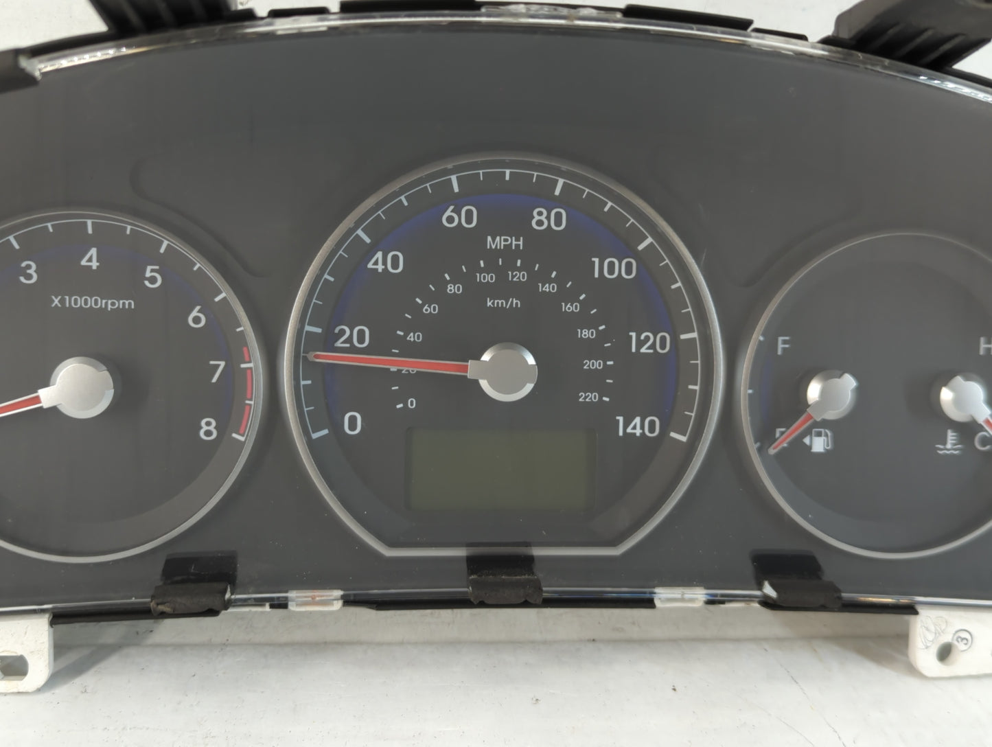 2010-2012 Hyundai Santa Fe Instrument Cluster Speedometer Gauges P/N:94011-0W130 Fits Fits 2010 2011 2012 OEM Used Auto Parts - Oemusedautoparts1.com