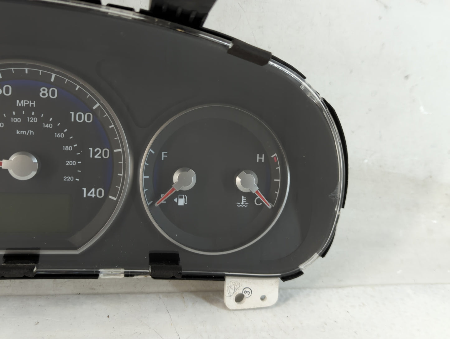 2010-2012 Hyundai Santa Fe Instrument Cluster Speedometer Gauges P/N:94011-0W130 Fits Fits 2010 2011 2012 OEM Used Auto Parts - Oemusedautoparts1.com