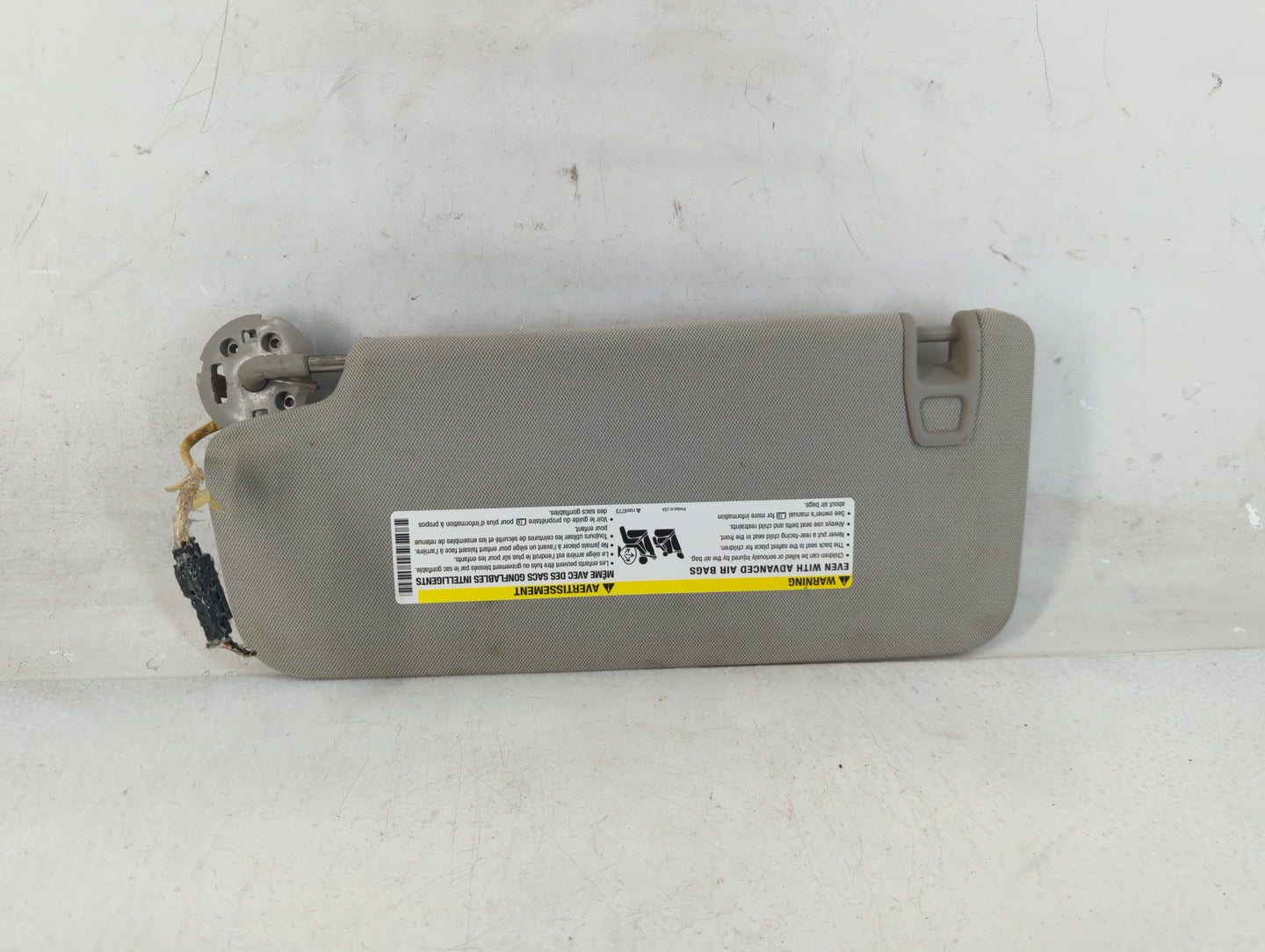 2010-2017 Gmc Terrain Sun Visor Shade Replacement Passenger Right Mirror Fits Fits 2010 2011 2012 2013 2014 2015 2016 2017 OEM Used Auto Parts - Oemusedautoparts1.com