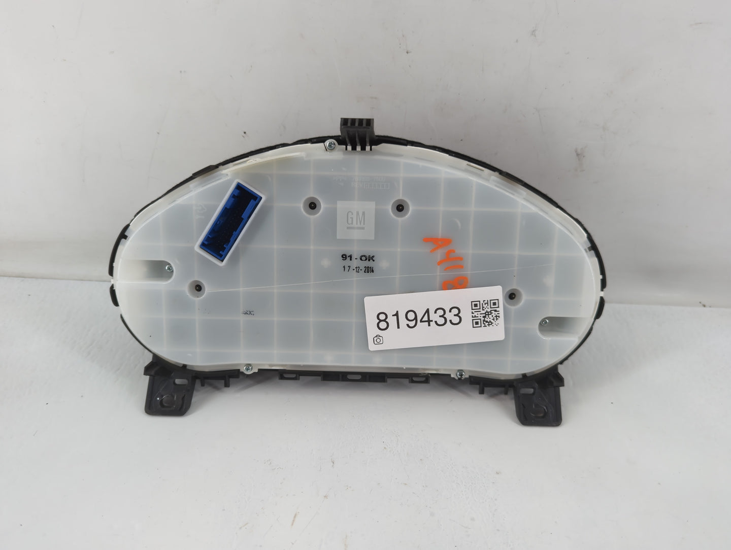 2014-2015 Buick Verano Instrument Cluster Speedometer Gauges P/N:22993180 Fits Fits 2014 2015 OEM Used Auto Parts - Oemusedautoparts1.com