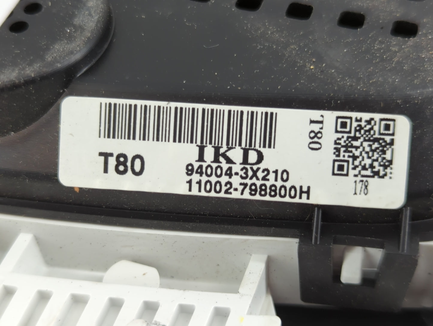 2014-2016 Hyundai Elantra Instrument Cluster Speedometer Gauges P/N:11002-798800H 94004-3X210 Fits Fits 2014 2015 2016 OEM Used Auto Parts - Oemusedautoparts1.com