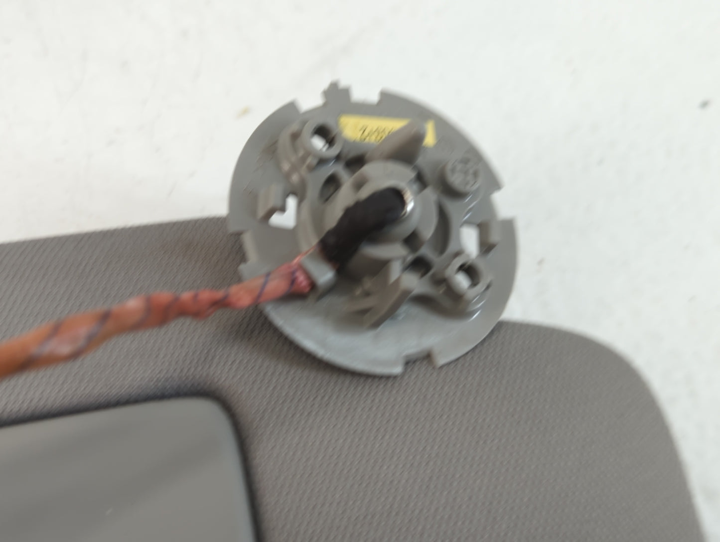 2018-2019 Chevrolet Equinox Sun Visor Shade Replacement Passenger Right Mirror Fits Fits 2018 2019 OEM Used Auto Parts - Oemusedautoparts1.com