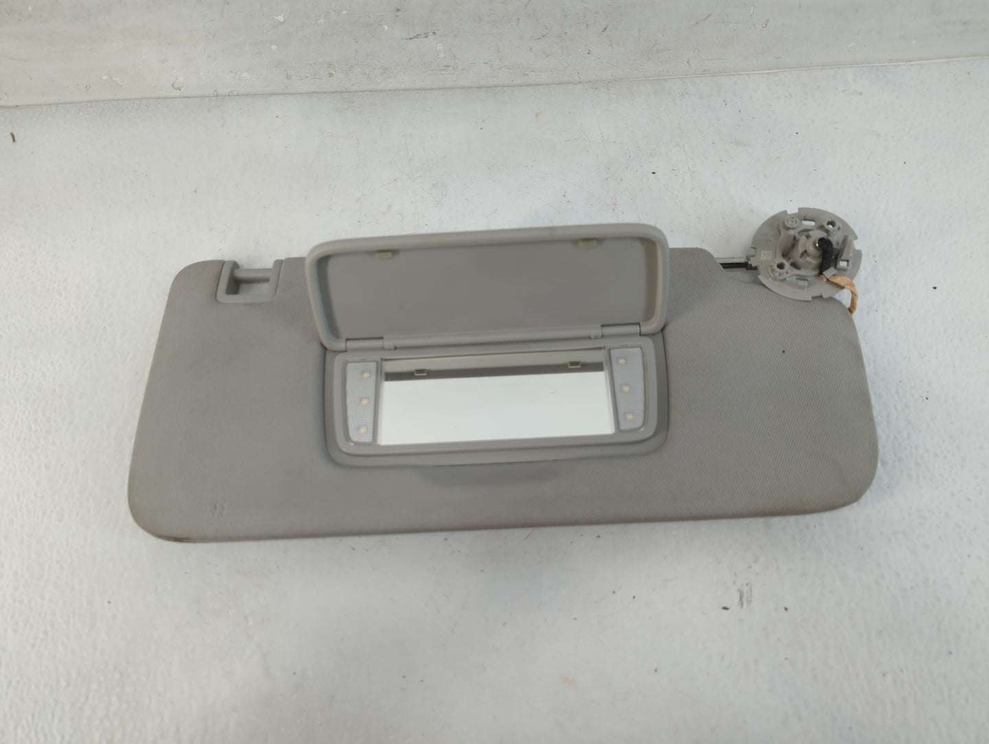 2018-2022 Chevrolet Traverse Sun Visor Shade Replacement Passenger Right Mirror Fits Fits 2018 2019 2020 2021 2022 OEM Used Auto Parts - Oemusedautoparts1.com