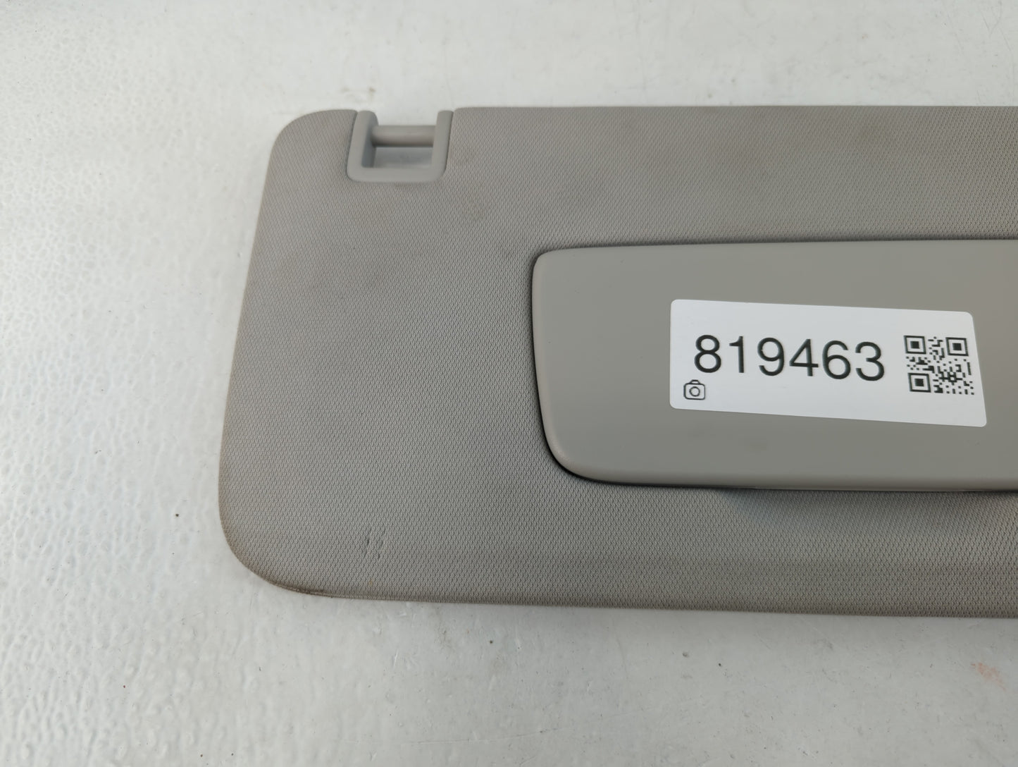 2018-2022 Chevrolet Traverse Sun Visor Shade Replacement Passenger Right Mirror Fits Fits 2018 2019 2020 2021 2022 OEM Used Auto Parts - Oemusedautoparts1.com