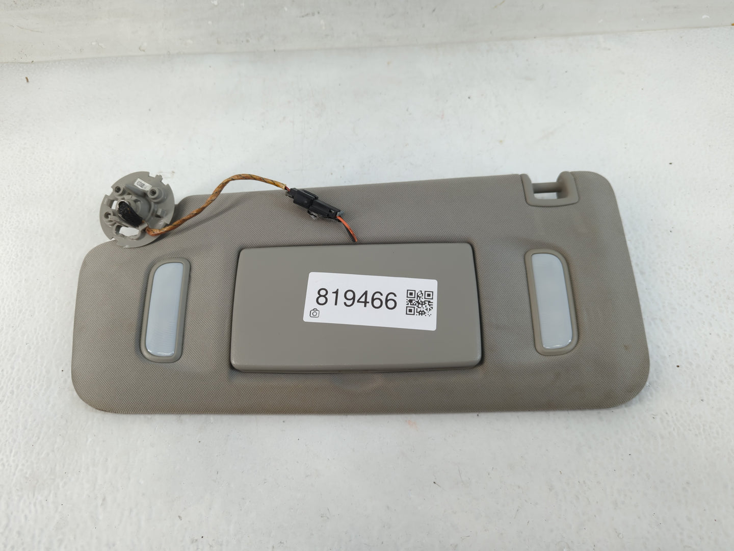 2013 Chevrolet Traverse Sun Visor Shade Replacement Passenger Right Mirror Fits OEM Used Auto Parts - Oemusedautoparts1.com