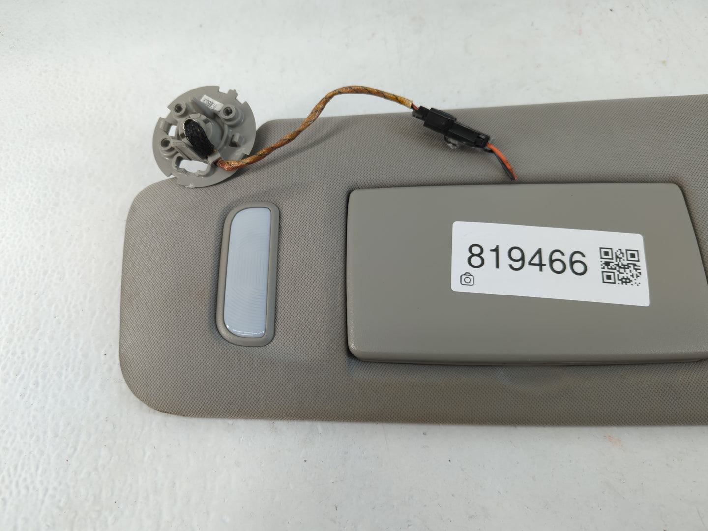 2013 Chevrolet Traverse Sun Visor Shade Replacement Passenger Right Mirror Fits OEM Used Auto Parts - Oemusedautoparts1.com