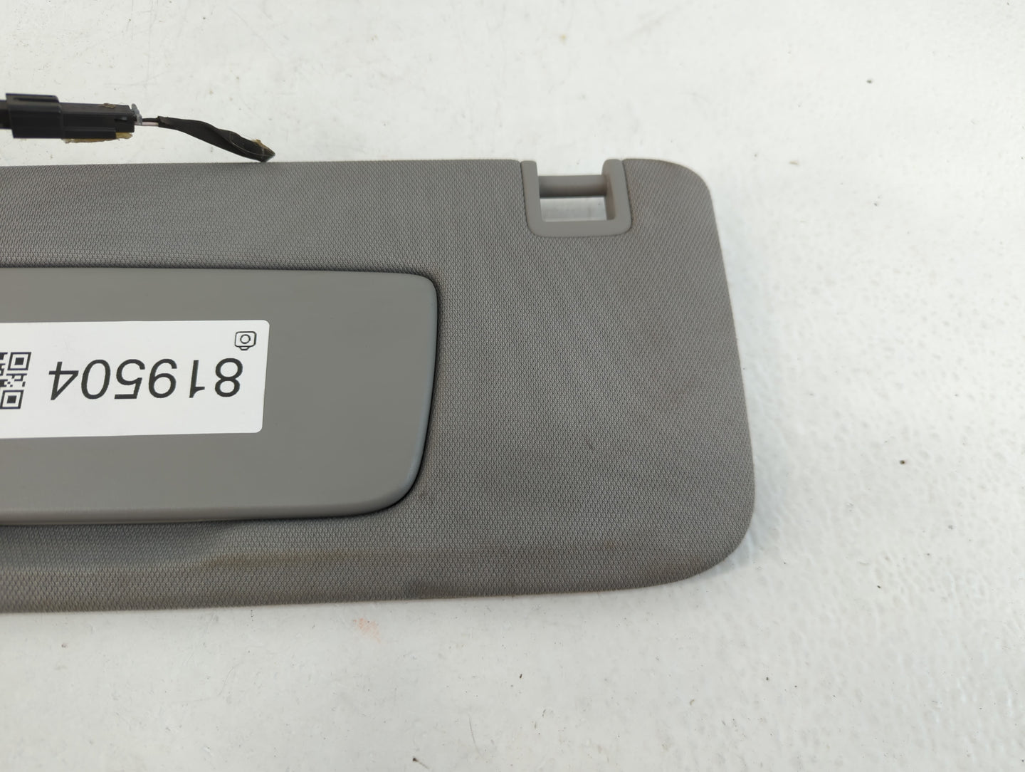 2018-2019 Chevrolet Equinox Sun Visor Shade Replacement Driver Left Mirror Fits Fits 2018 2019 OEM Used Auto Parts - Oemusedautoparts1.com