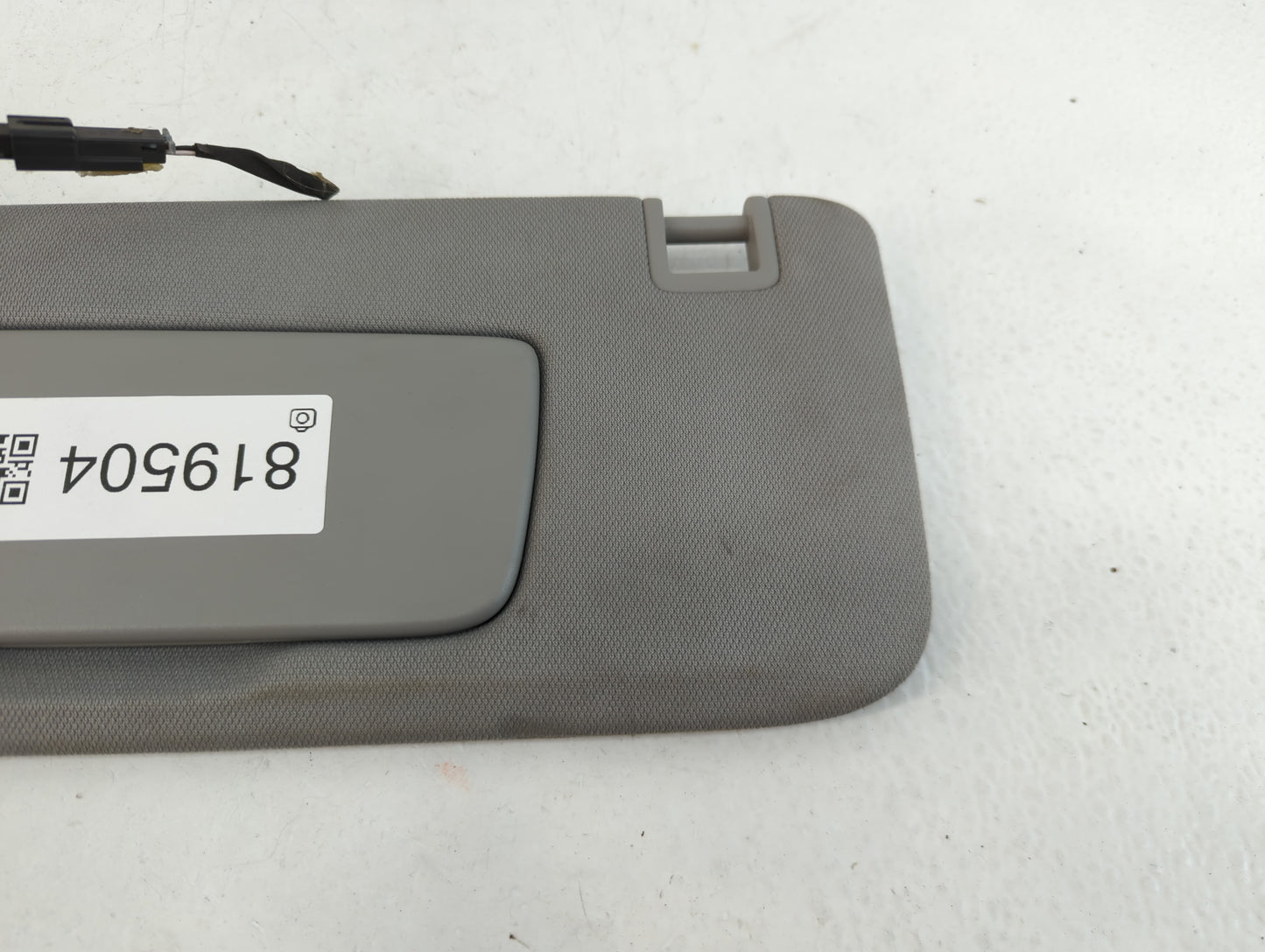 2018-2019 Chevrolet Equinox Sun Visor Shade Replacement Driver Left Mirror Fits Fits 2018 2019 OEM Used Auto Parts - Oemusedautoparts1.com