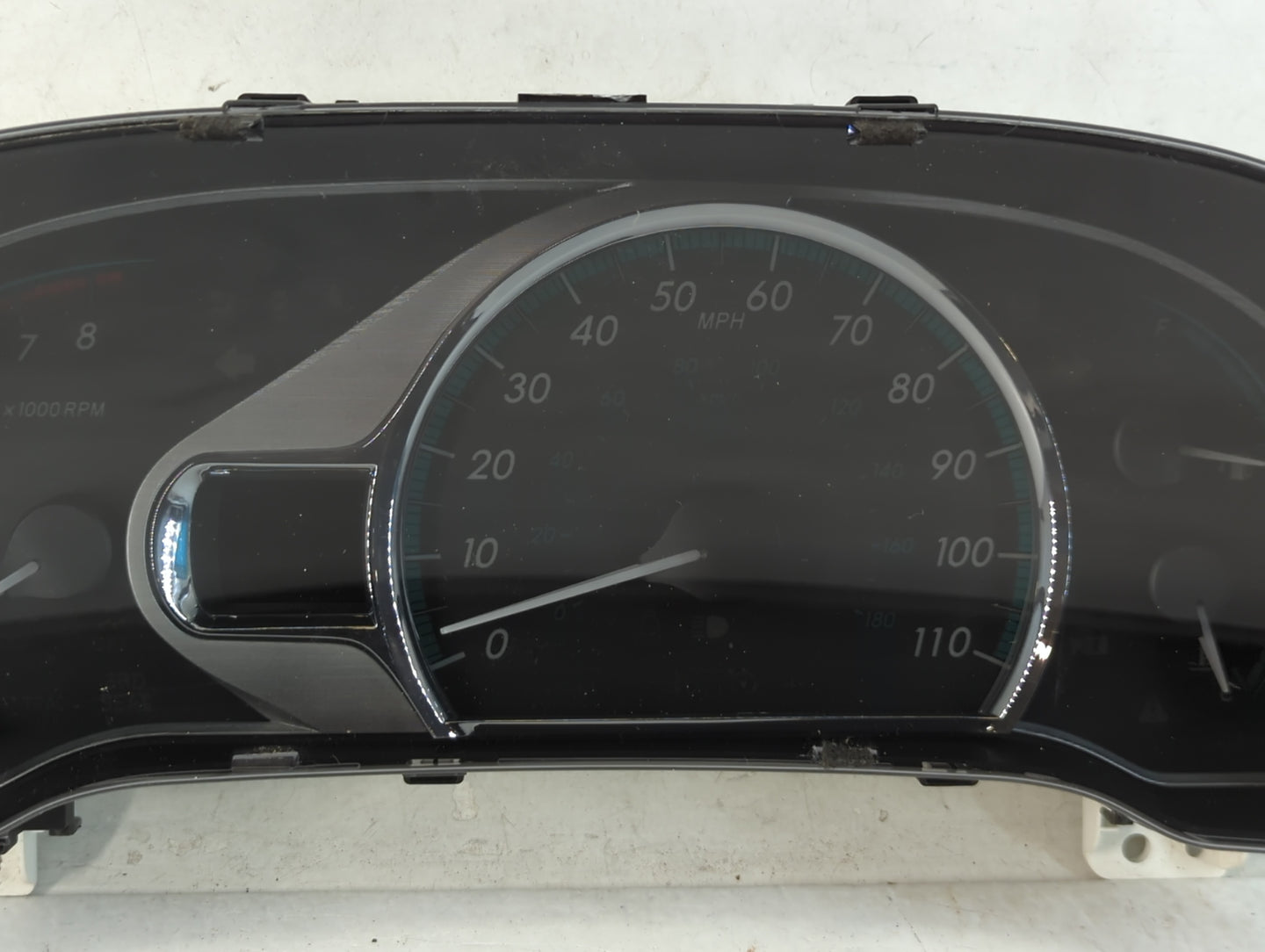 2011-2014 Toyota Sienna Instrument Cluster Speedometer Gauges P/N:TN257450-5784 83800-08370-00 Fits Fits 2011 2012 2013 2014 OEM Used Auto Parts - Oemusedautoparts1.com