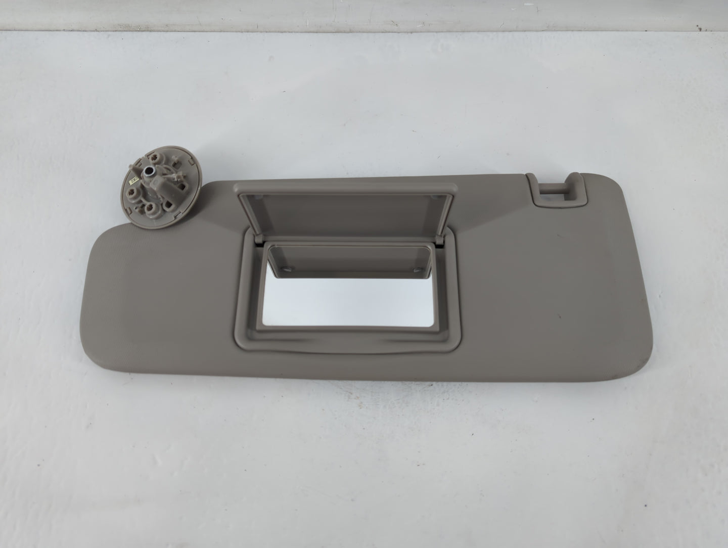 2011-2016 Chevrolet Cruze Sun Visor Shade Replacement Driver Left Mirror Fits Fits 2011 2012 2013 2014 2015 2016 OEM Used Auto Parts - Oemusedautoparts1.com