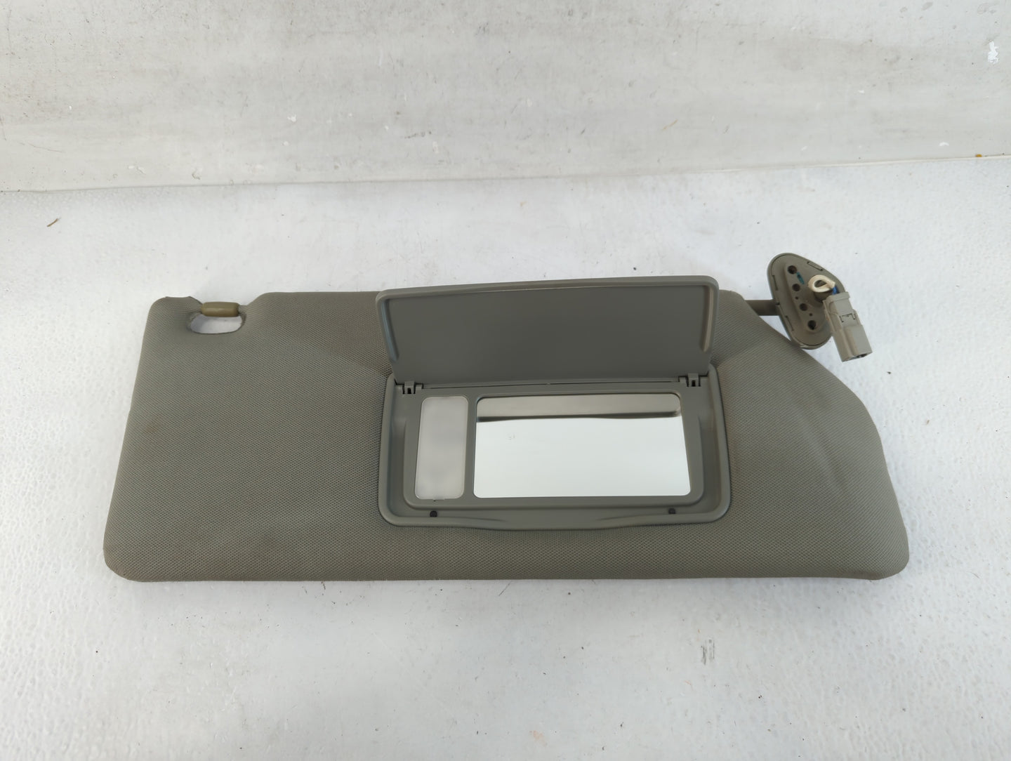 2006-2010 Honda Odyssey Sun Visor Shade Replacement Passenger Right Mirror Fits Fits 2006 2007 2008 2009 2010 OEM Used Auto Parts - Oemusedautoparts1.com