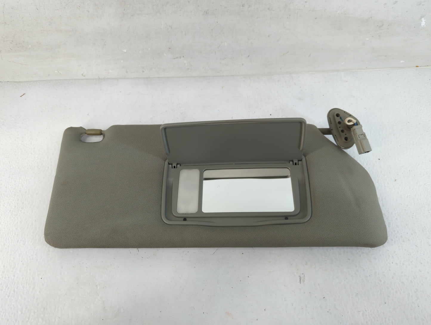 2006-2010 Honda Odyssey Sun Visor Shade Replacement Passenger Right Mirror Fits Fits 2006 2007 2008 2009 2010 OEM Used Auto Parts - Oemusedautoparts1.com