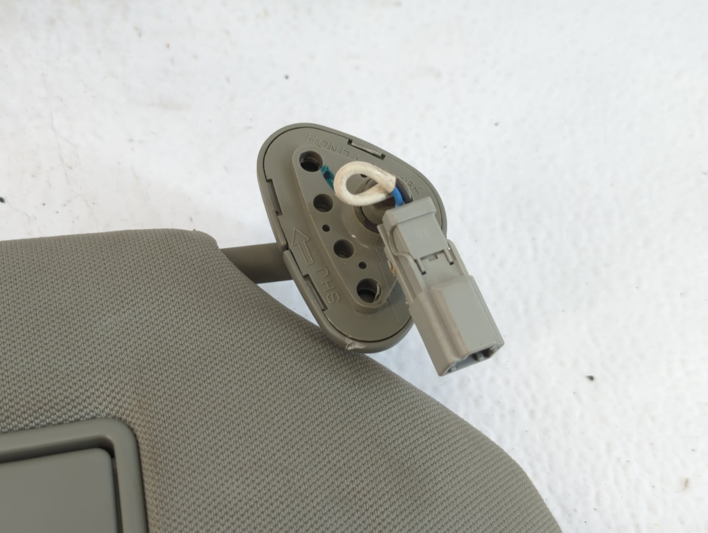 2006-2010 Honda Odyssey Sun Visor Shade Replacement Passenger Right Mirror Fits Fits 2006 2007 2008 2009 2010 OEM Used Auto Parts - Oemusedautoparts1.com