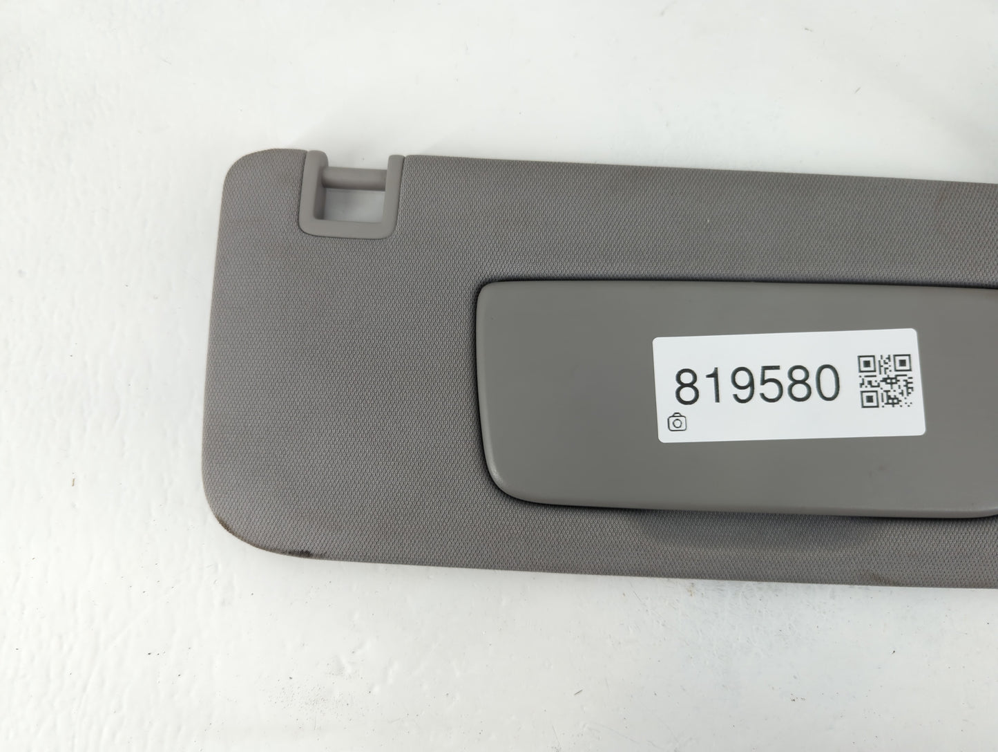 2020-2022 Chevrolet Equinox Sun Visor Shade Replacement Passenger Right Mirror Fits Fits 2020 2021 2022 OEM Used Auto Parts - Oemusedautoparts1.com