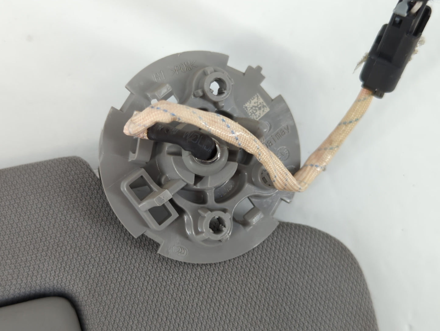 2020-2022 Chevrolet Equinox Sun Visor Shade Replacement Passenger Right Mirror Fits Fits 2020 2021 2022 OEM Used Auto Parts - Oemusedautoparts1.com