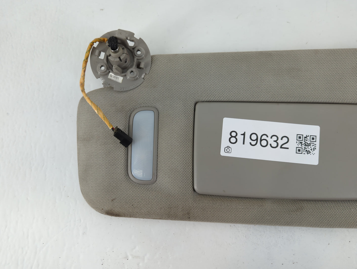 2010-2017 Gmc Terrain Sun Visor Shade Replacement Driver Left Mirror Fits Fits 2010 2011 2012 2013 2014 2015 2016 2017 OEM Used Auto Parts - Oemusedautoparts1.com