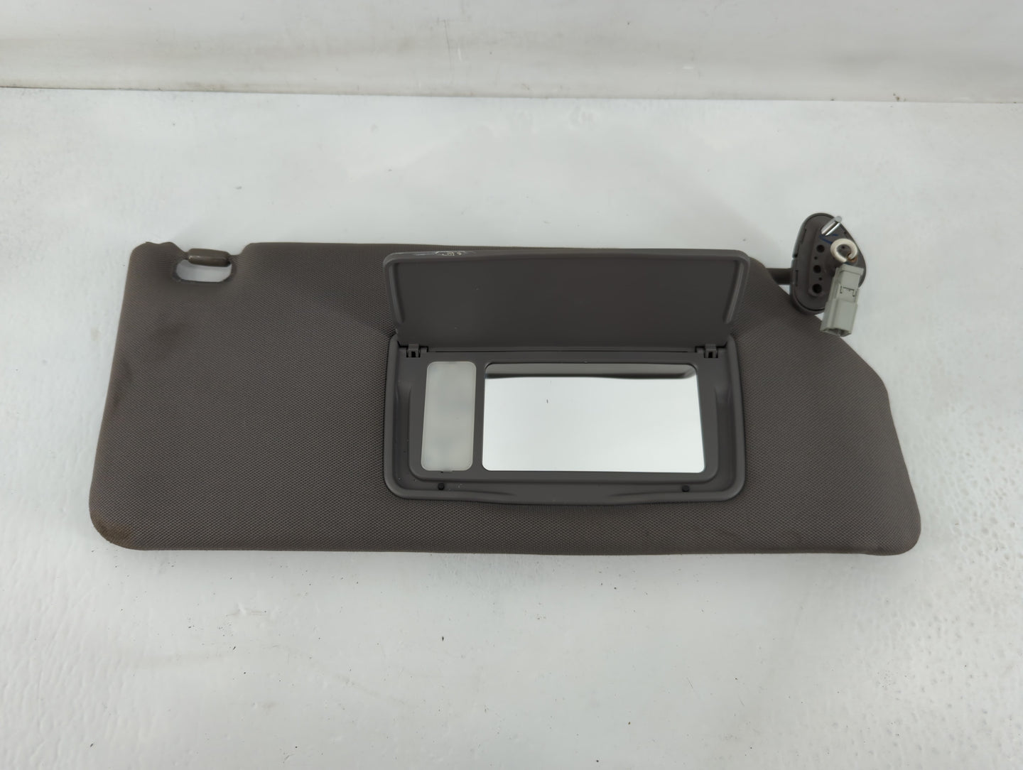 2006-2010 Honda Odyssey Sun Visor Shade Replacement Passenger Right Mirror Fits Fits 2006 2007 2008 2009 2010 OEM Used Auto Parts - Oemusedautoparts1.com