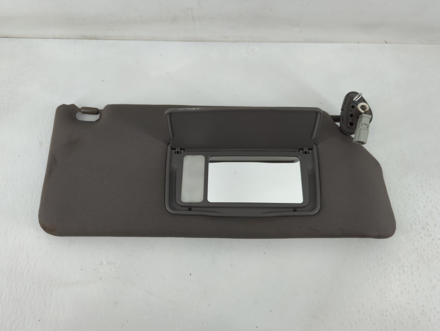 2006-2010 Honda Odyssey Sun Visor Shade Replacement Passenger Right Mirror Fits Fits 2006 2007 2008 2009 2010 OEM Used Auto Parts - Oemusedautoparts1.com