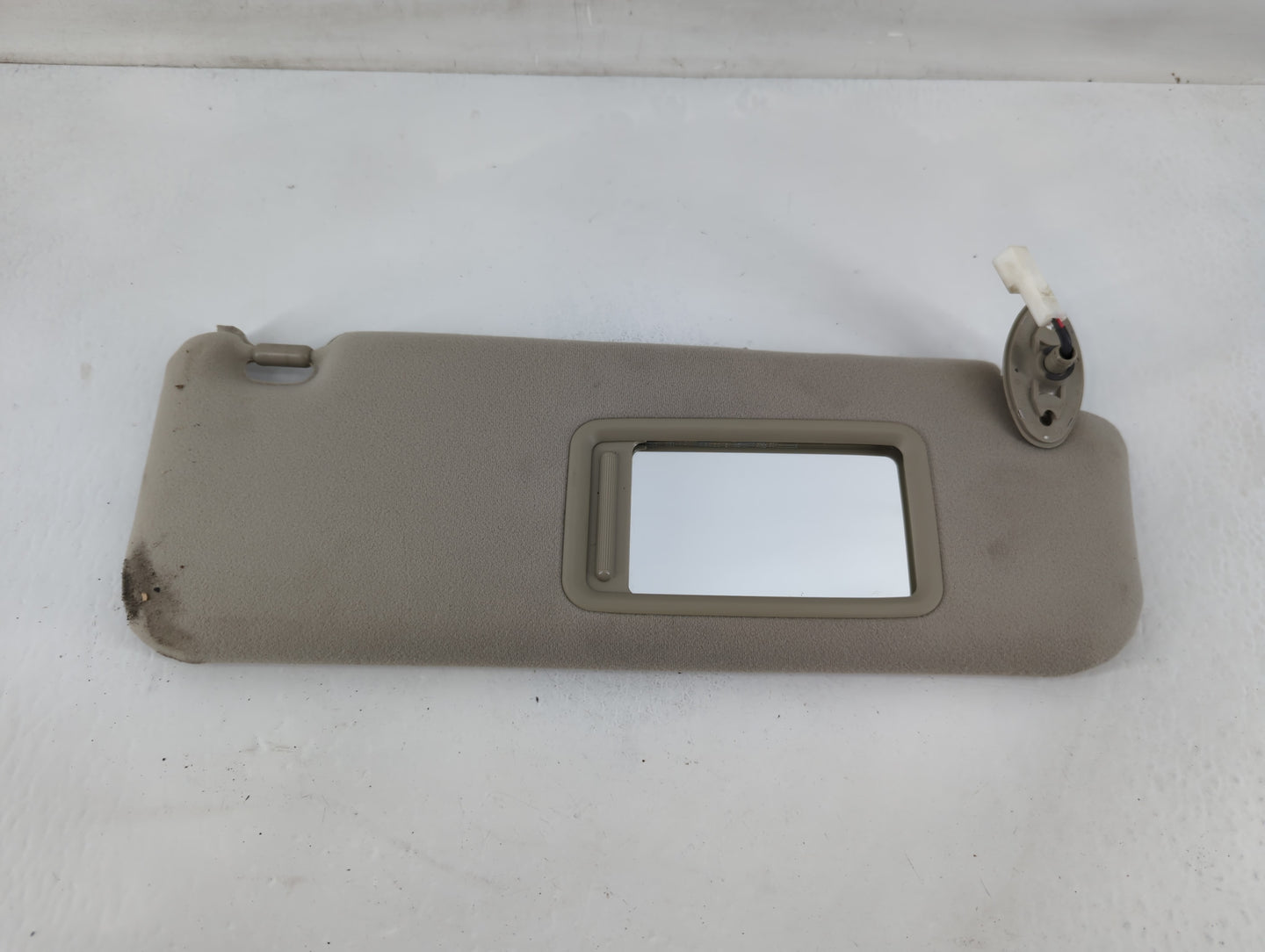 2006-2009 Toyota Prius Sun Visor Shade Replacement Passenger Right Mirror Fits Fits 2006 2007 2008 2009 OEM Used Auto Parts - Oemusedautoparts1.com