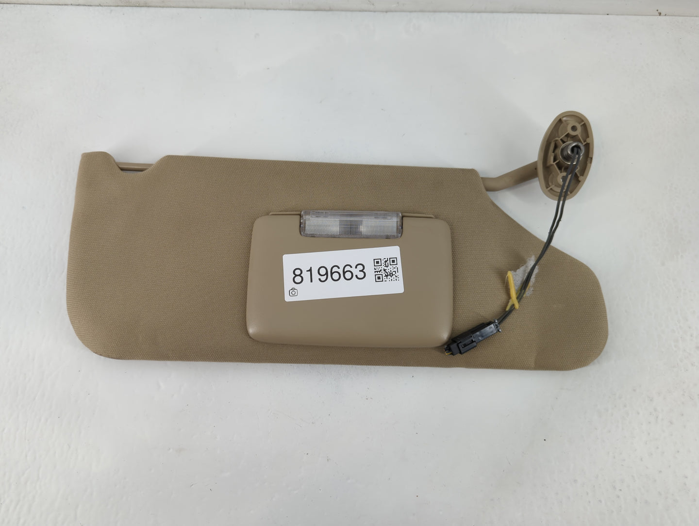 2011-2014 Chrysler 200 Sun Visor Shade Replacement Passenger Right Mirror Fits Fits 2011 2012 2013 2014 OEM Used Auto Parts - Oemusedautoparts1.com