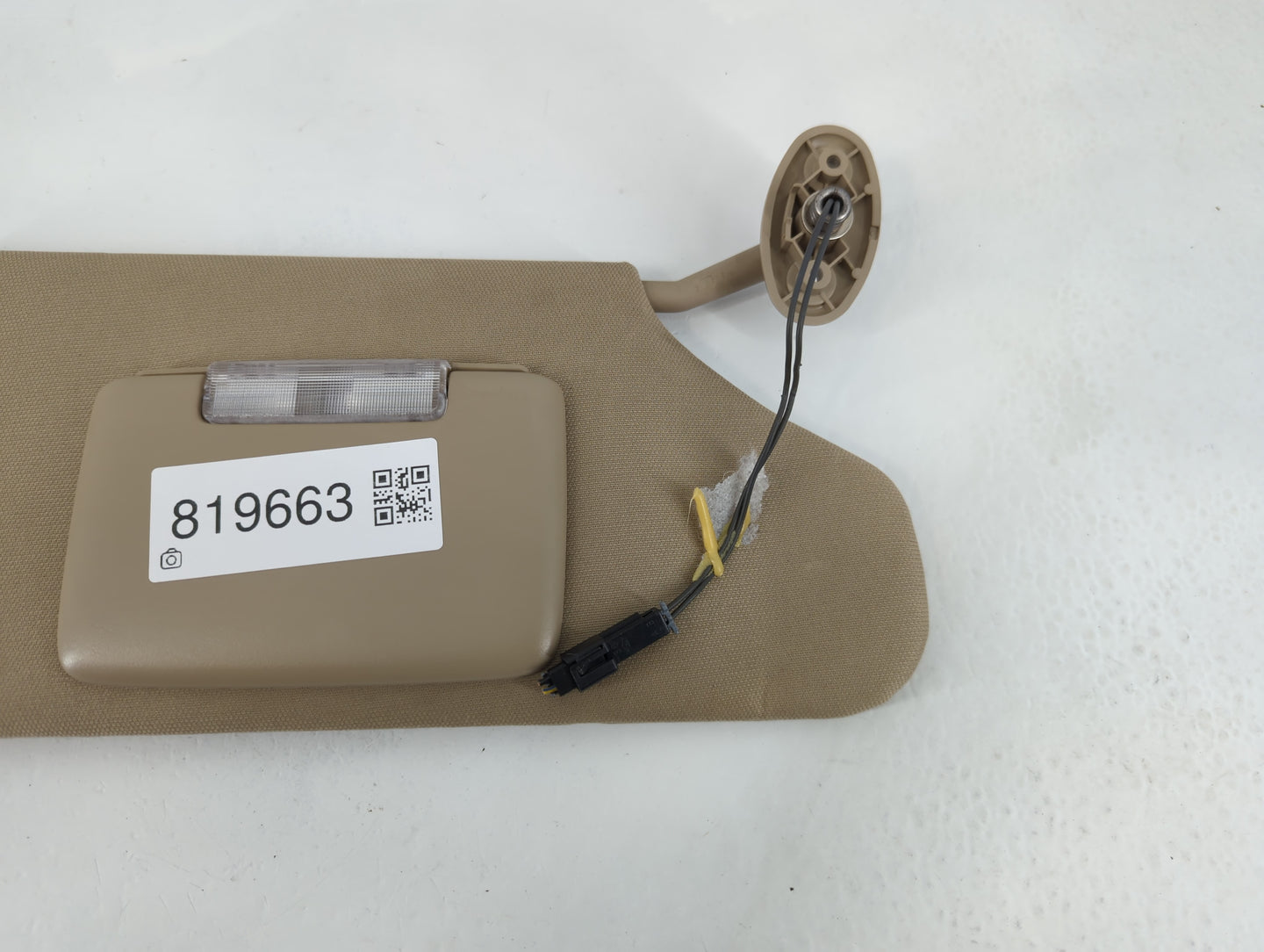 2011-2014 Chrysler 200 Sun Visor Shade Replacement Passenger Right Mirror Fits Fits 2011 2012 2013 2014 OEM Used Auto Parts - Oemusedautoparts1.com