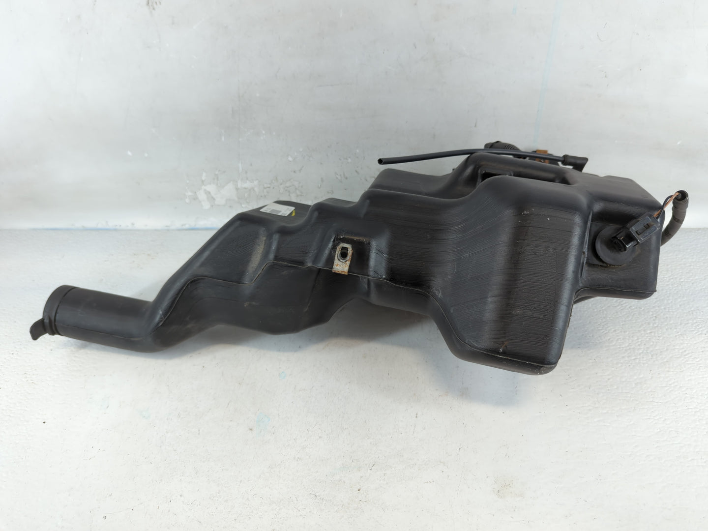 2008-2009 Cadillac Cts Windshield Washer Fluid Reservoir Bottle Oem - Oemusedautoparts1.com