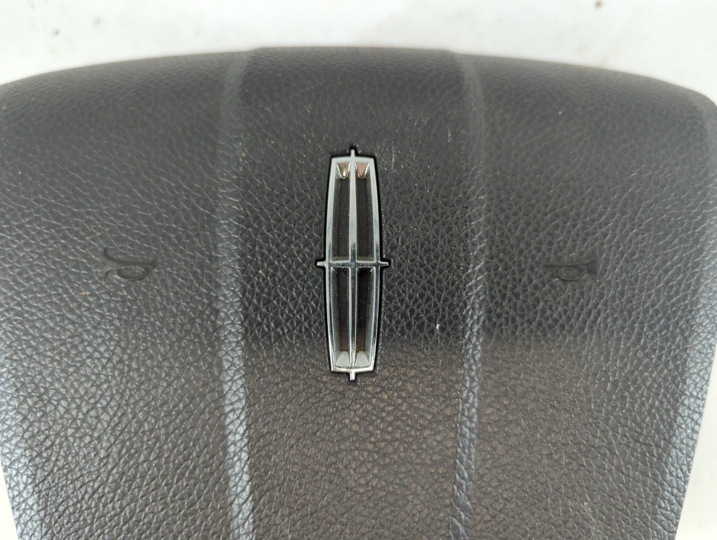 2005 Chevrolet Cobalt Air Bag Driver Left Steering Wheel Mounted P/N:BAM-PT1-1104 30373122B Fits OEM Used Auto Parts - Oemusedautoparts1.com